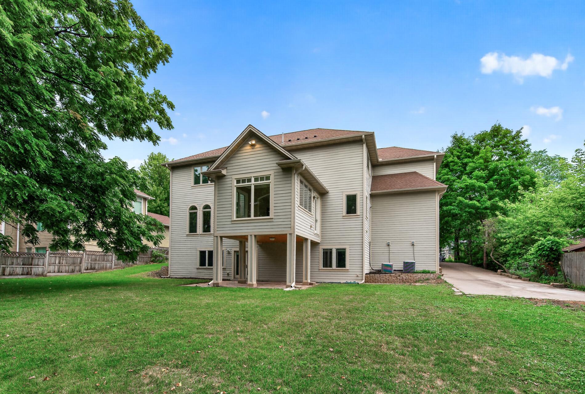 2635 Nathan Lane N Property Photo 104