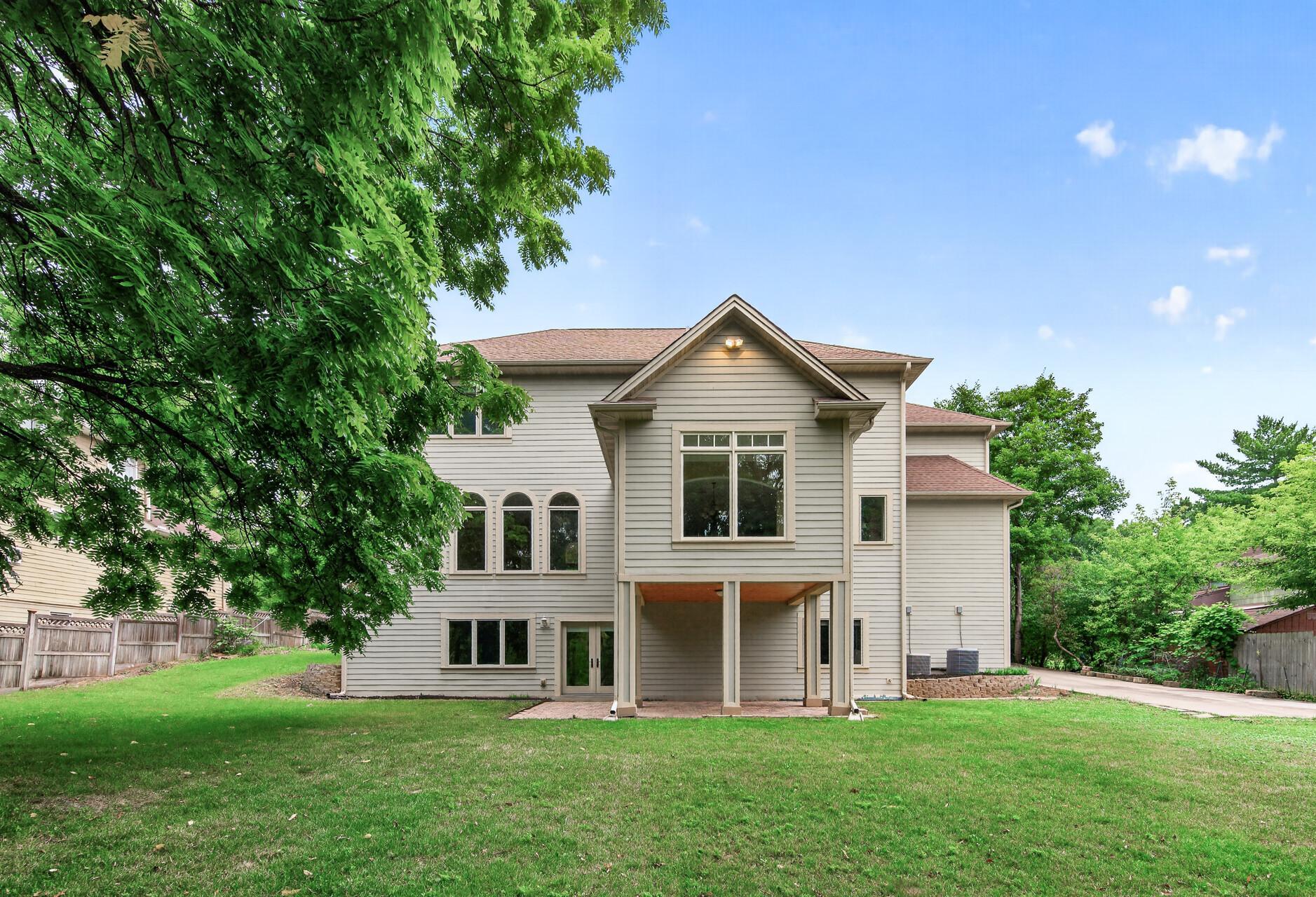 2635 Nathan Lane N Property Photo 105