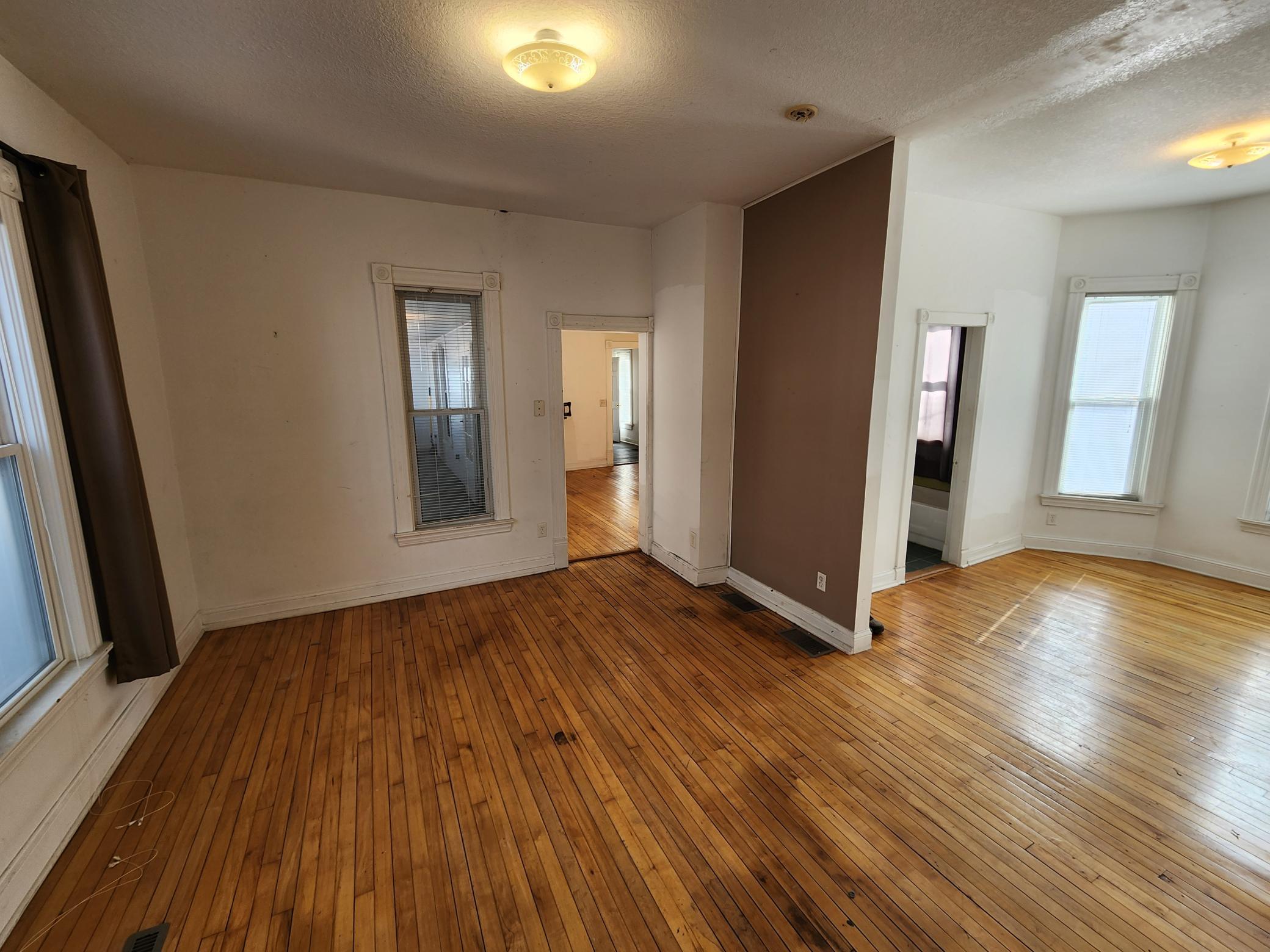 1925 Elliot Avenue Property Photo 3