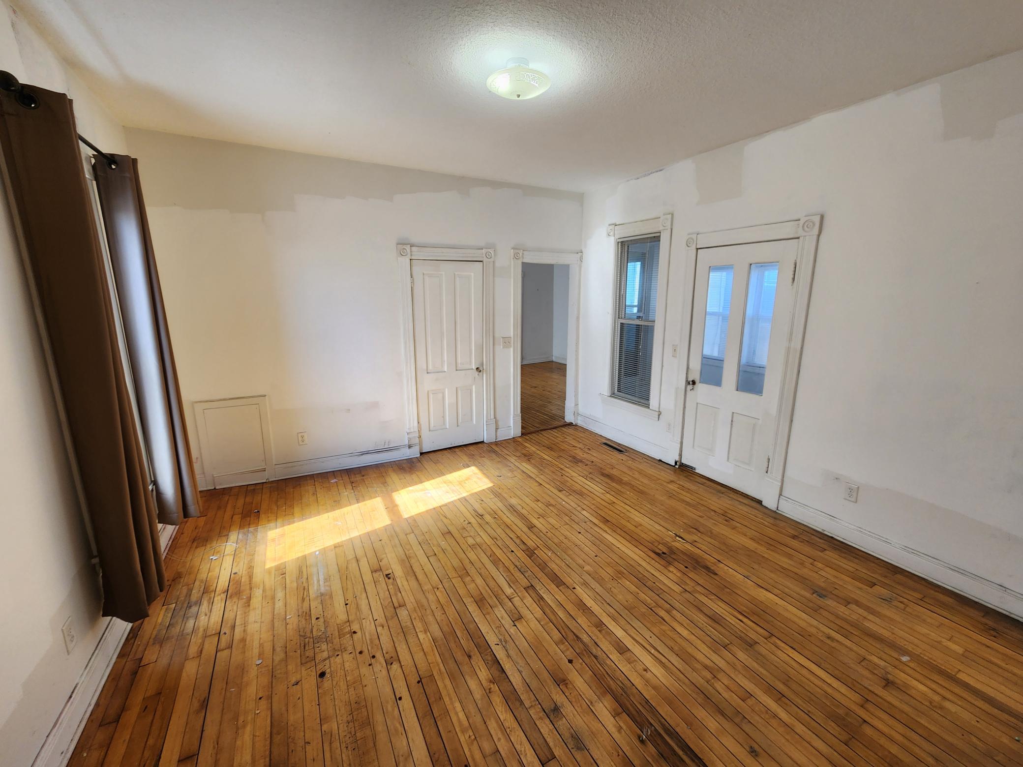 1925 Elliot Avenue Property Photo 7