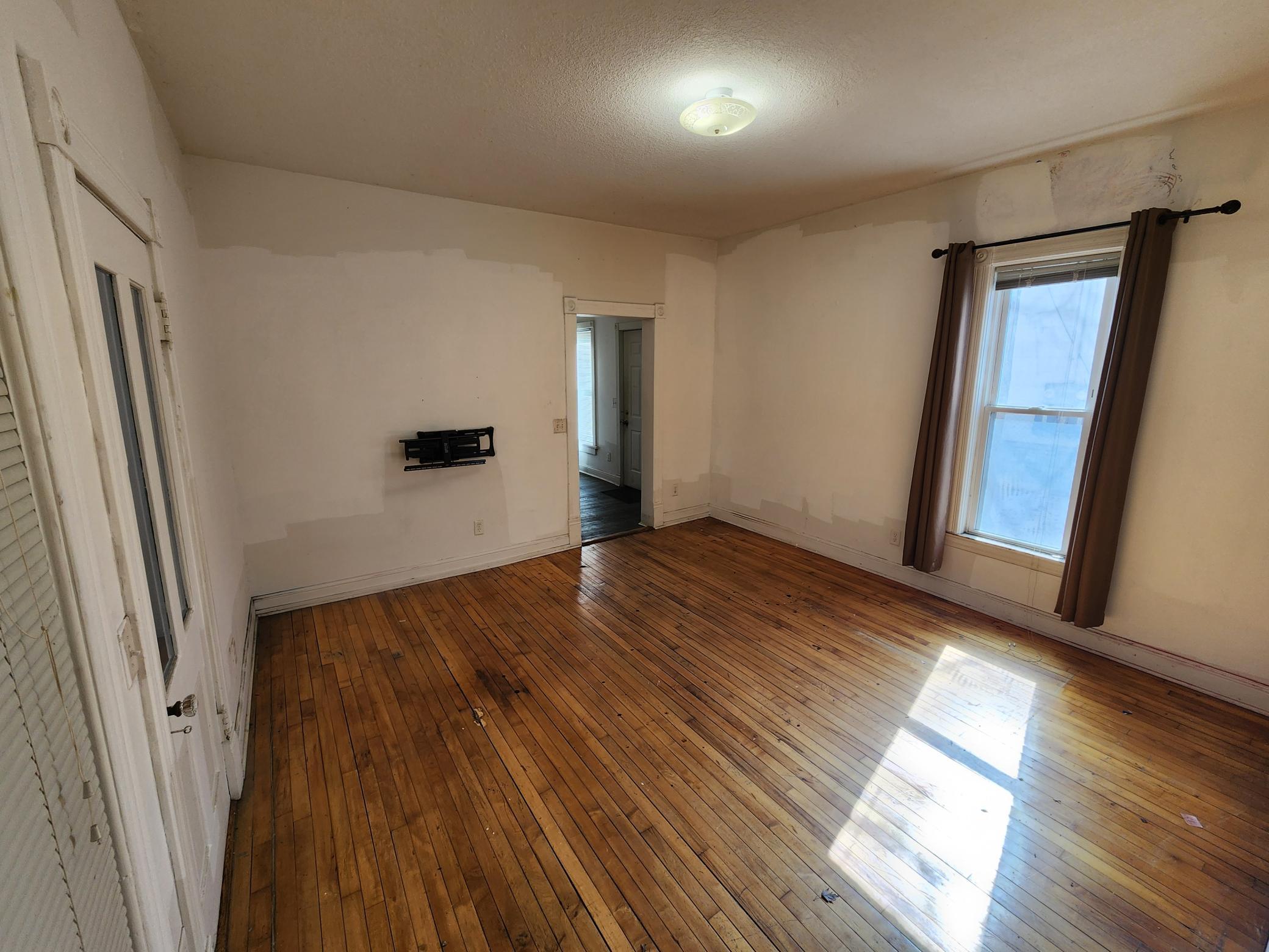 1925 Elliot Avenue Property Photo 8