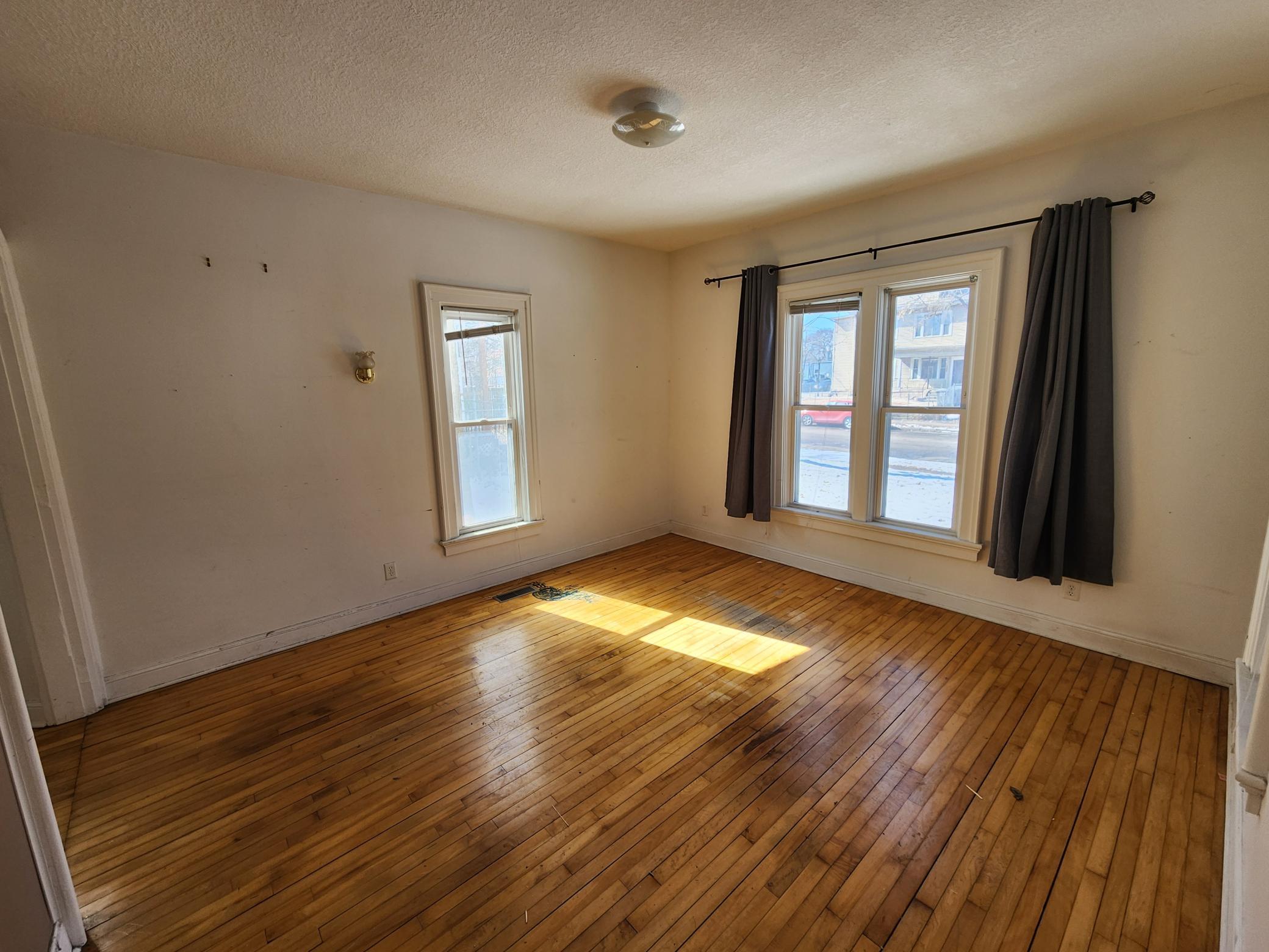1925 Elliot Avenue Property Photo 12