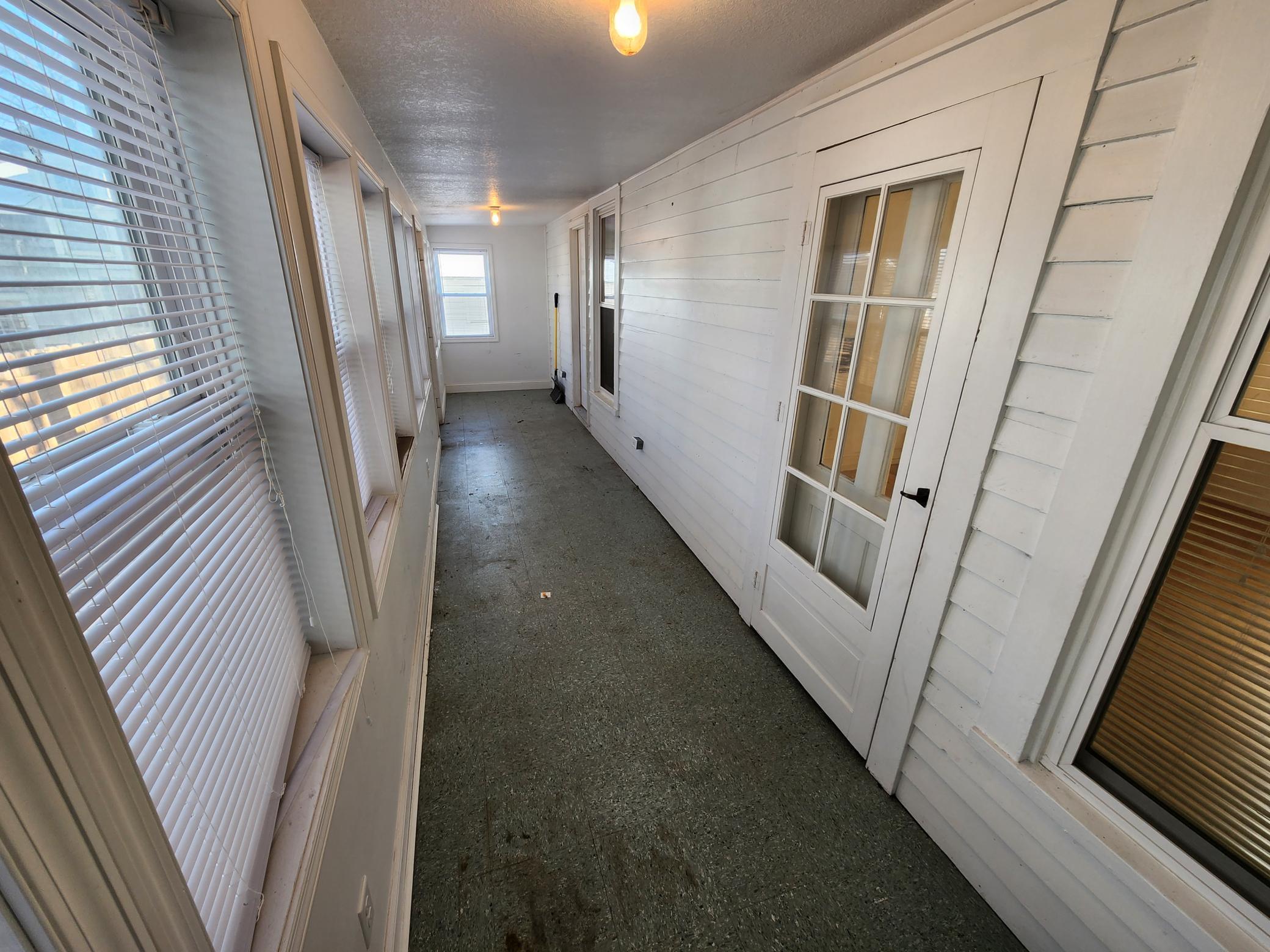 1925 Elliot Avenue Property Photo 14