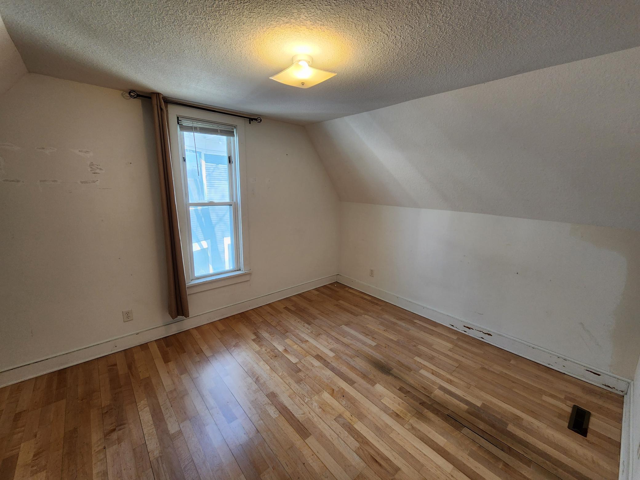1925 Elliot Avenue Property Photo 17