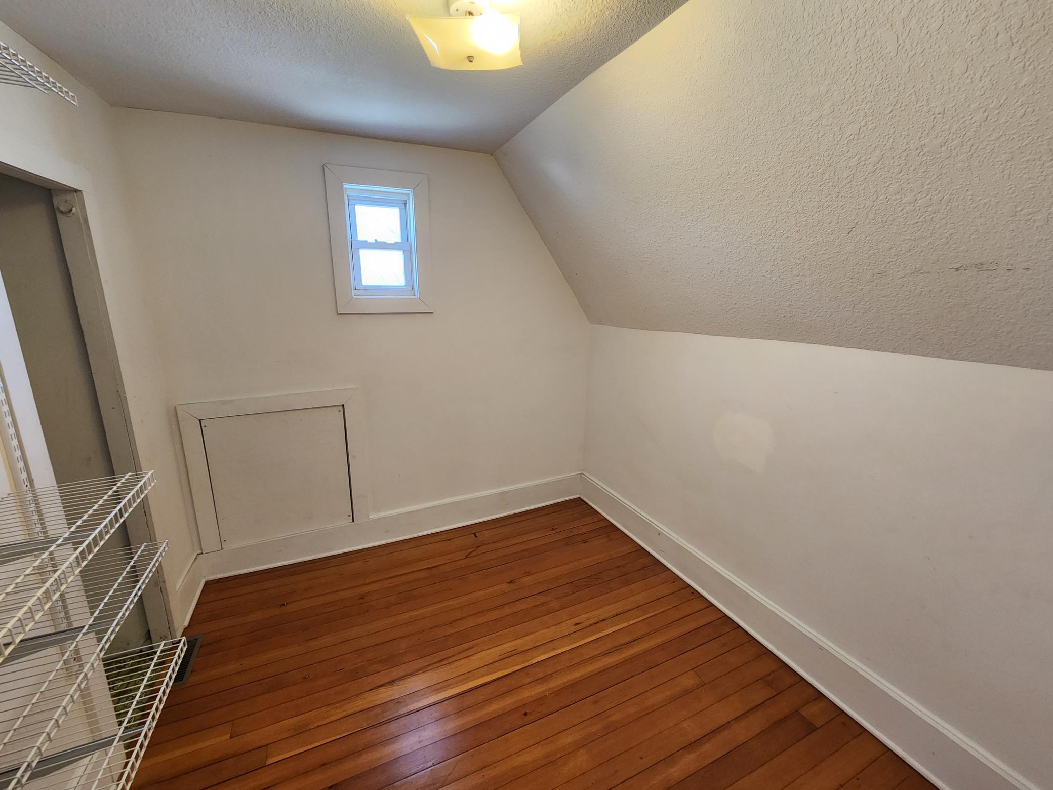 1925 Elliot Avenue Property Photo 19