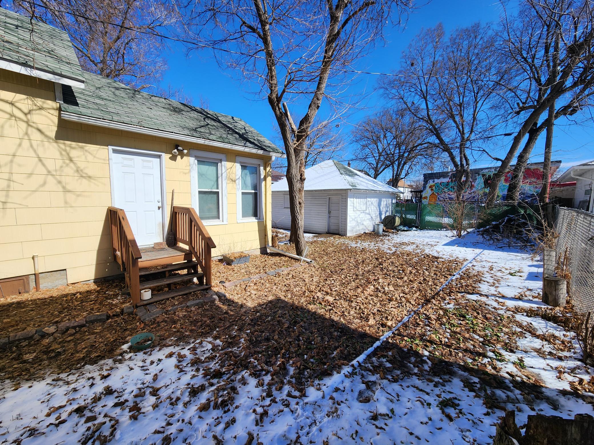 1925 Elliot Avenue Property Photo 25