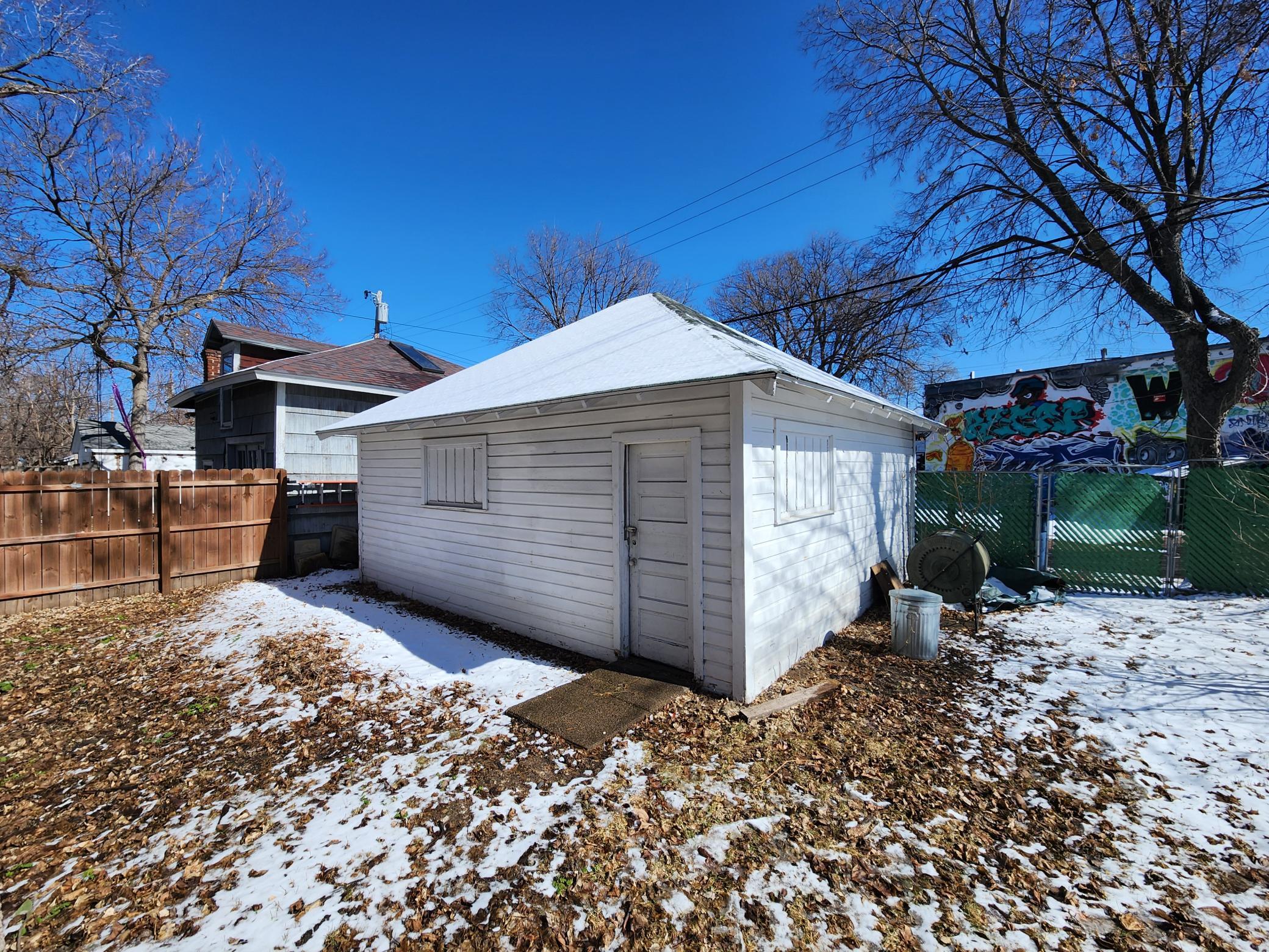 1925 Elliot Avenue Property Photo 26