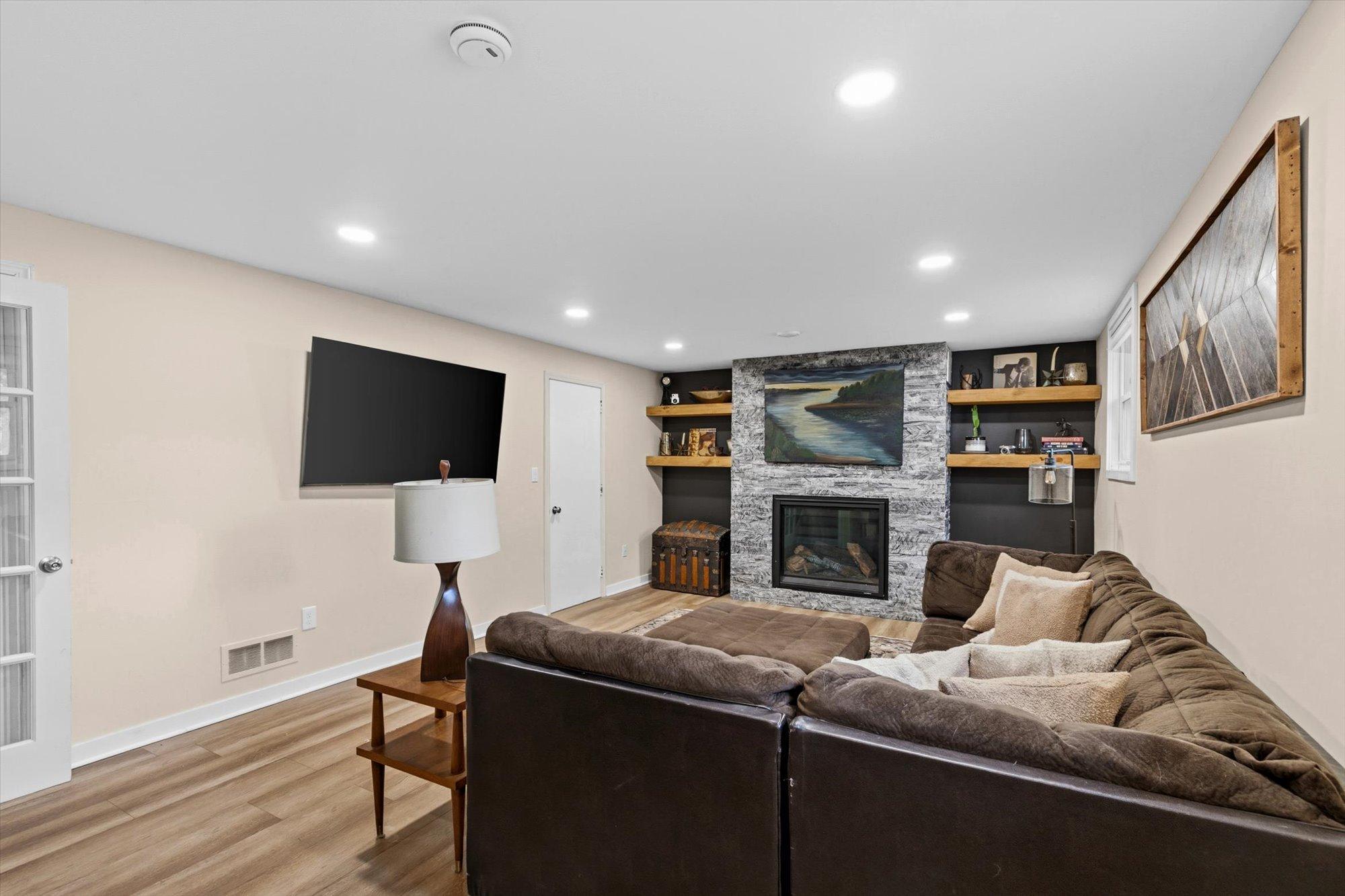 2429 Ronald Avenue Property Photo 15