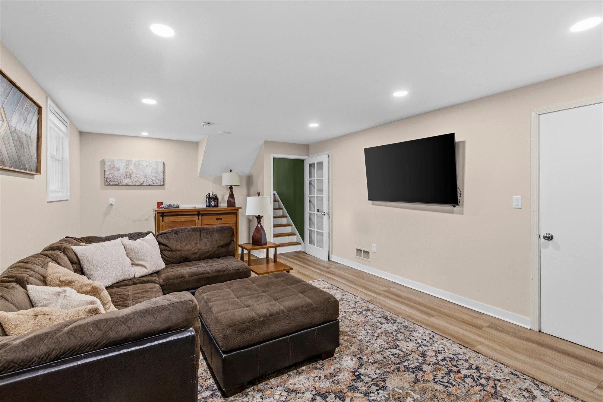 2429 Ronald Avenue Property Photo 17