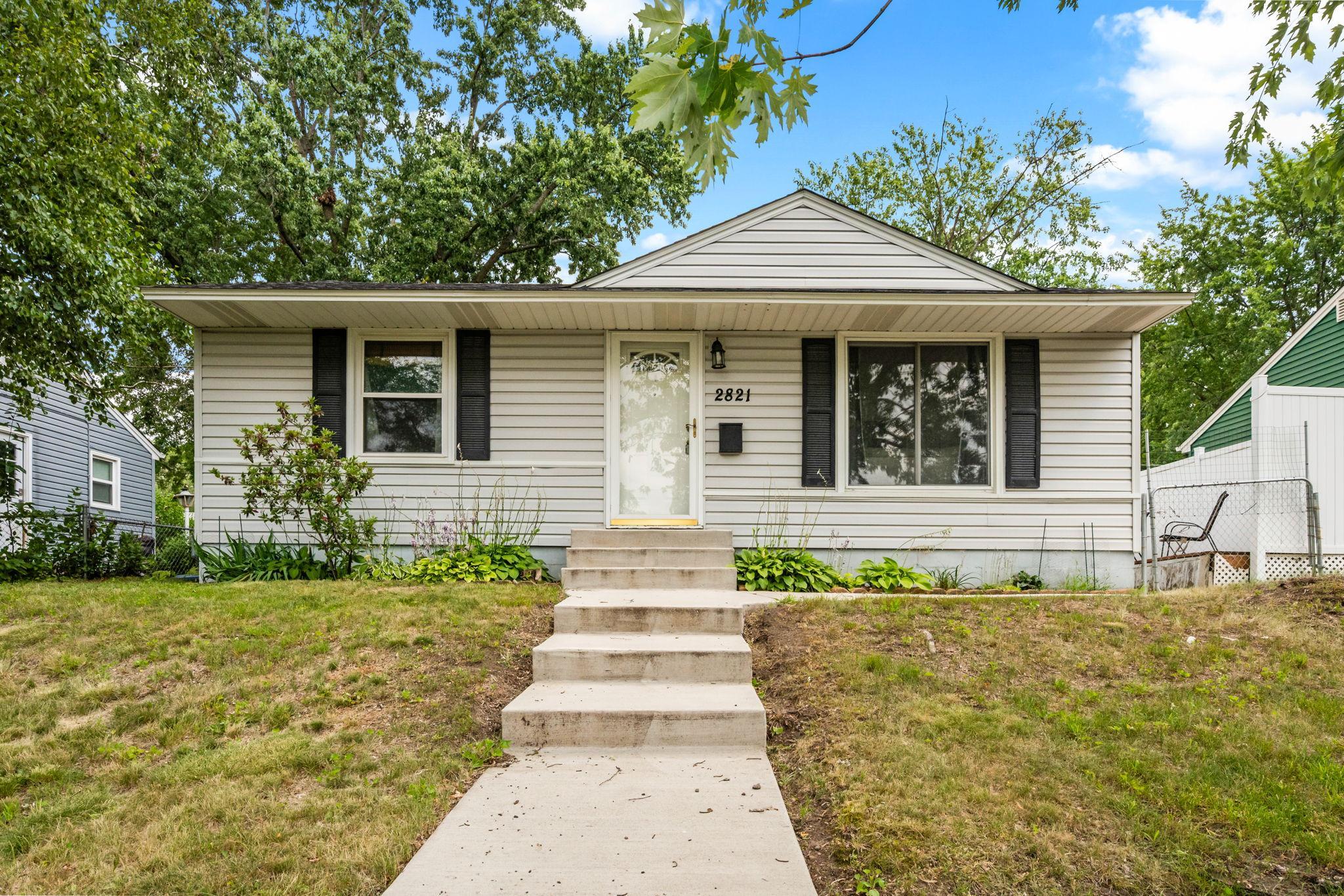 2821 Quebec Avenue S Property Photo 1