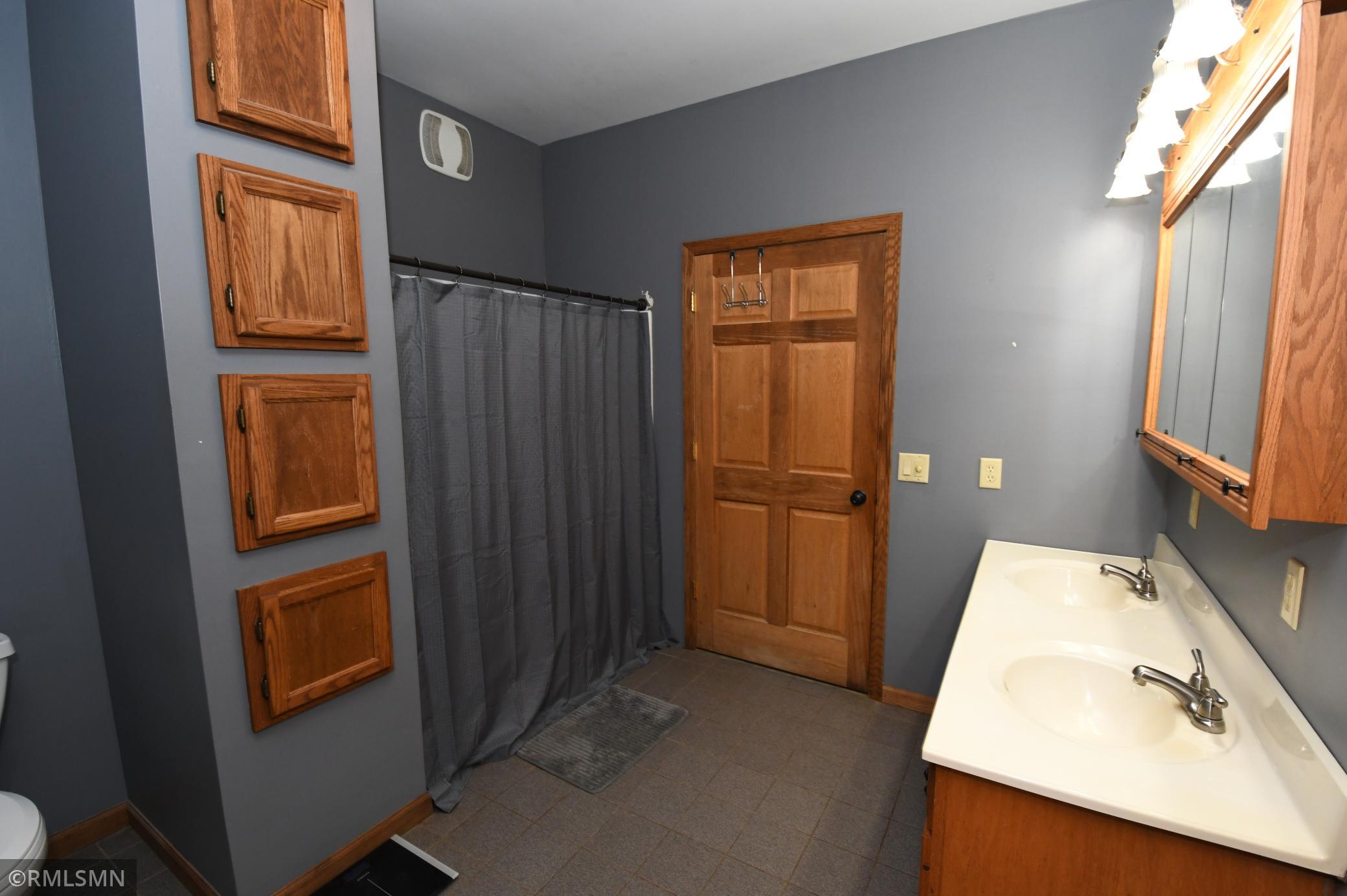E651 1270th Avenue Property Photo 16
