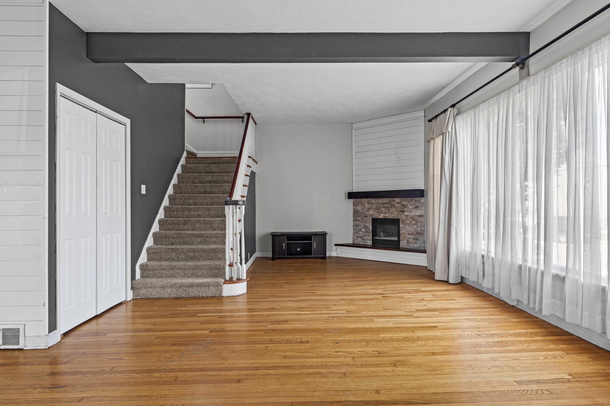 104 2nd Avenue Sw Property Photo 3