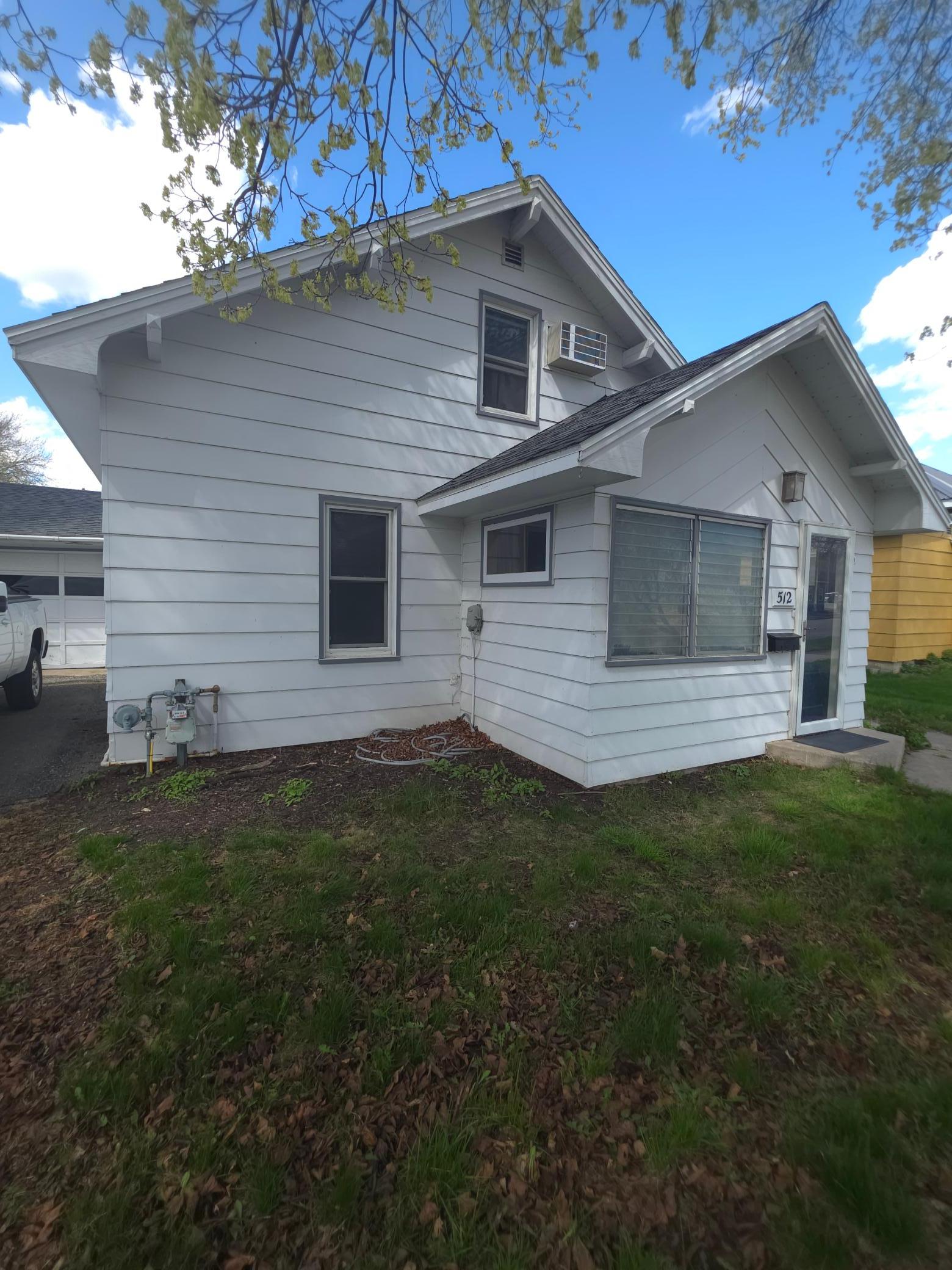 512 State Street W Property Photo 1