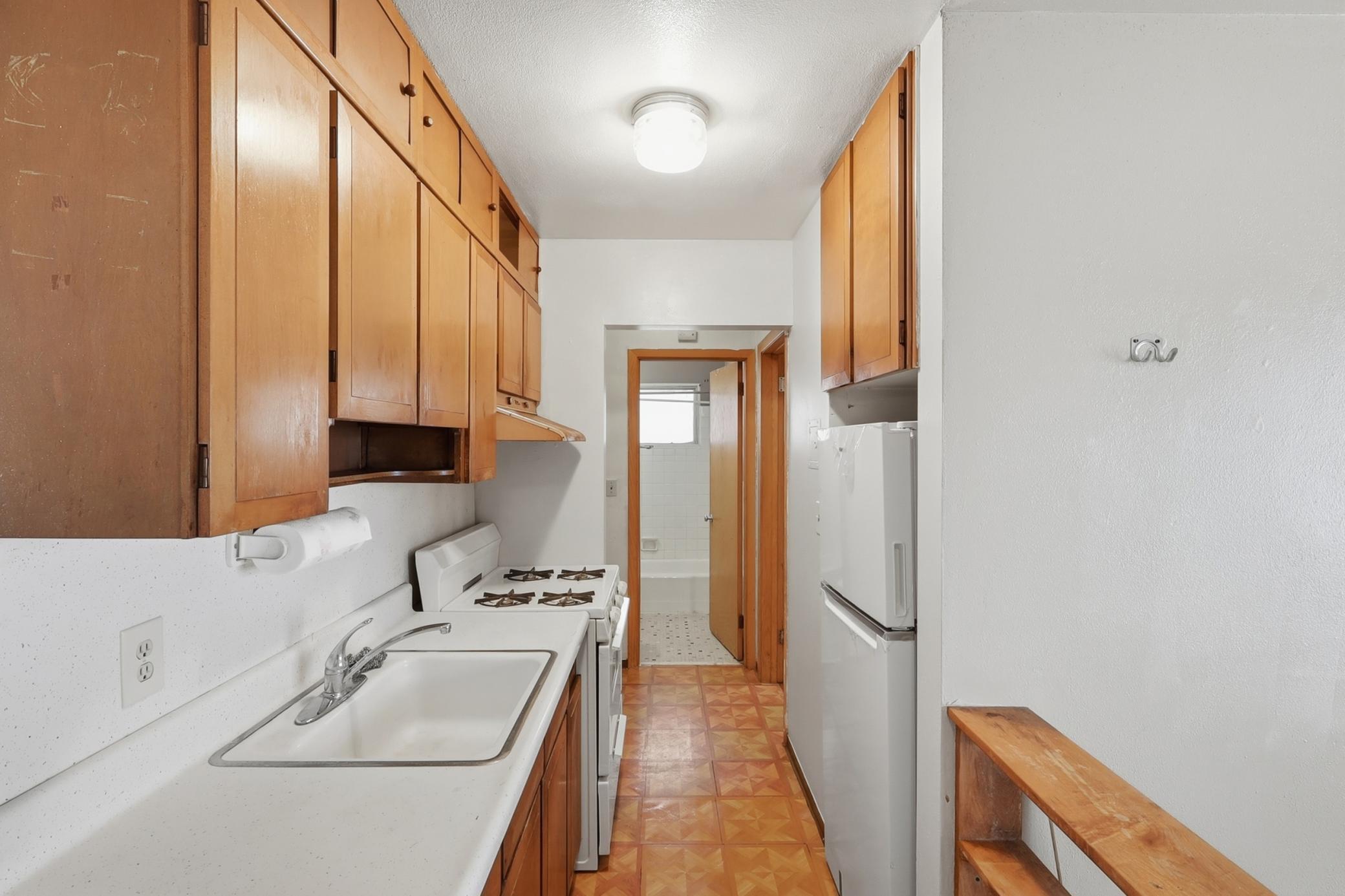 826 5th Street E Property Photo 5