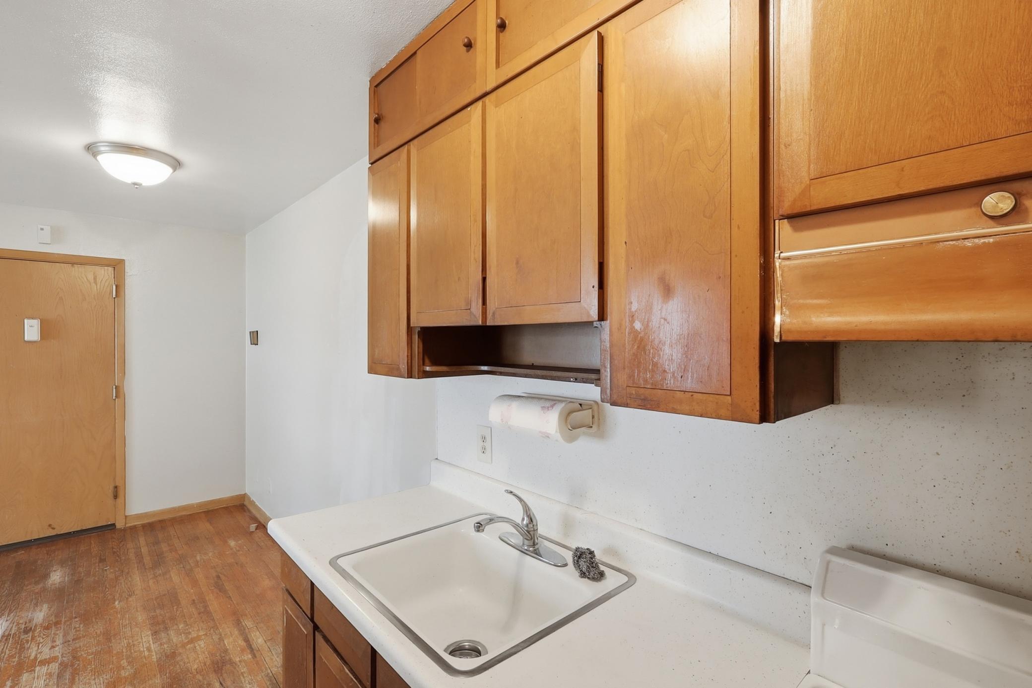 826 5th Street E Property Photo 8