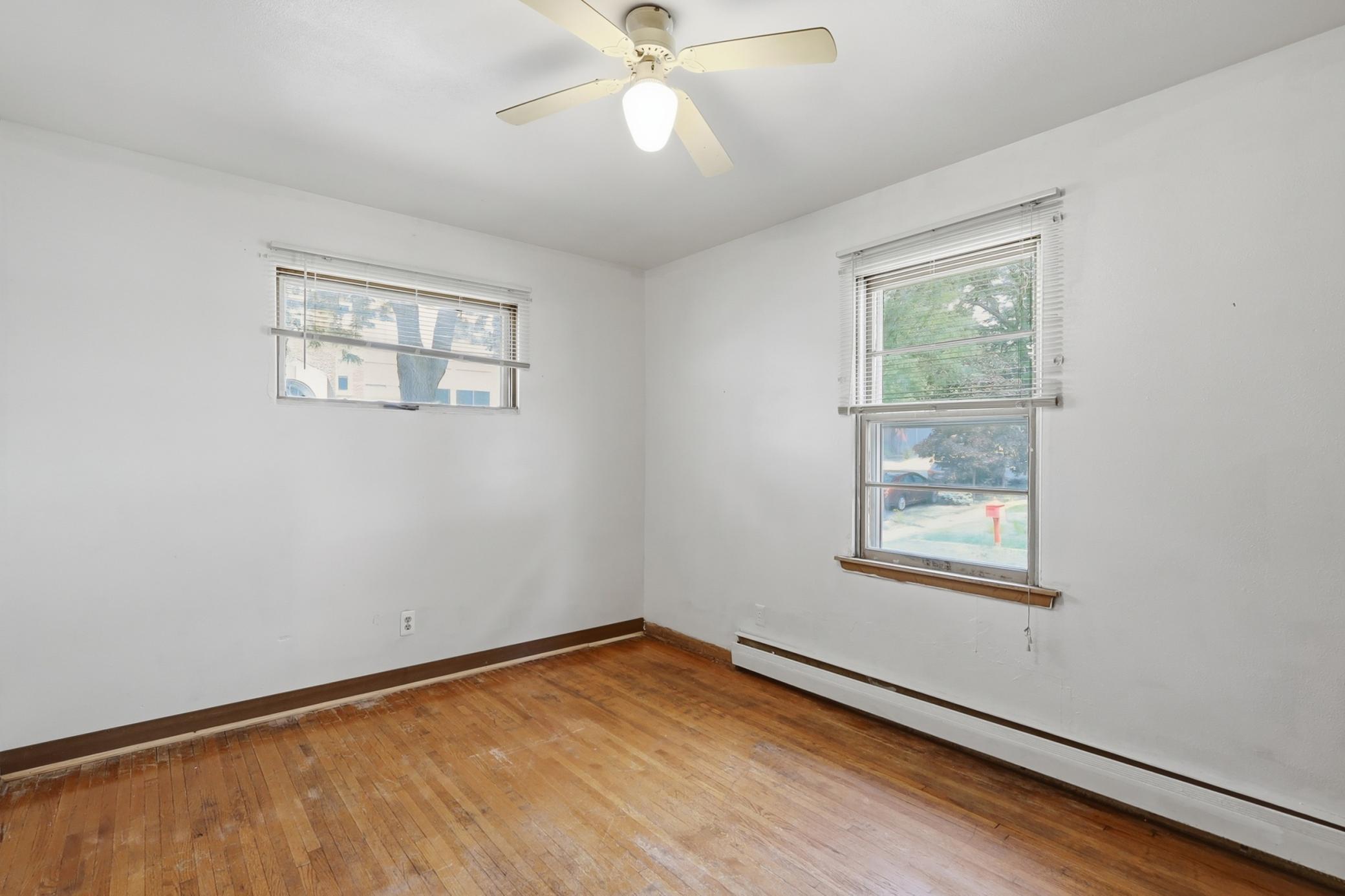 826 5th Street E Property Photo 10