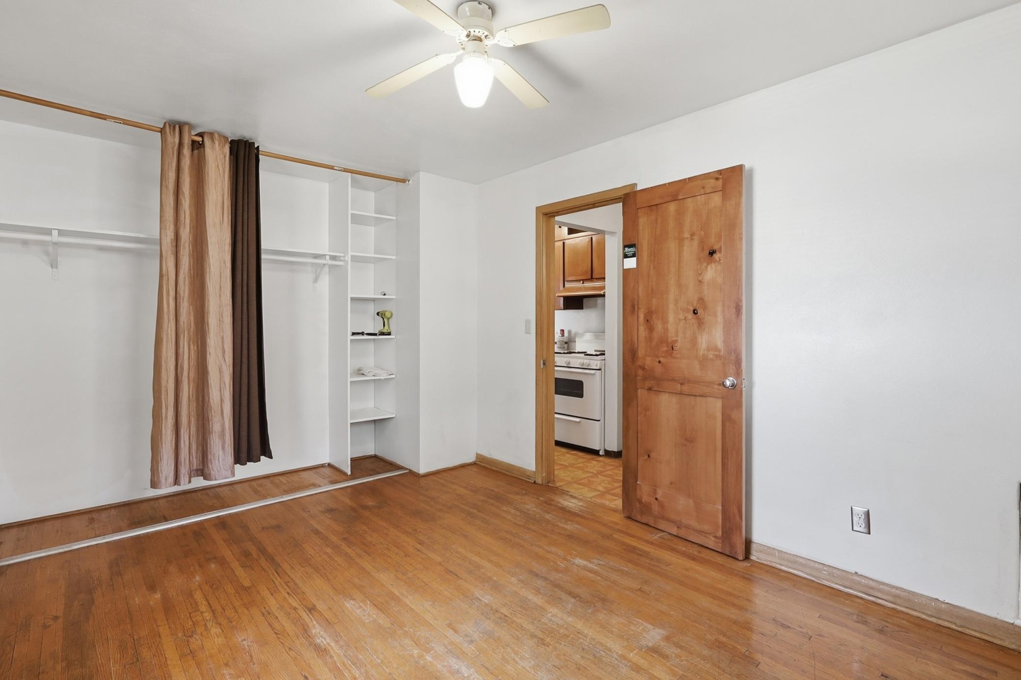 826 5th Street E Property Photo 11