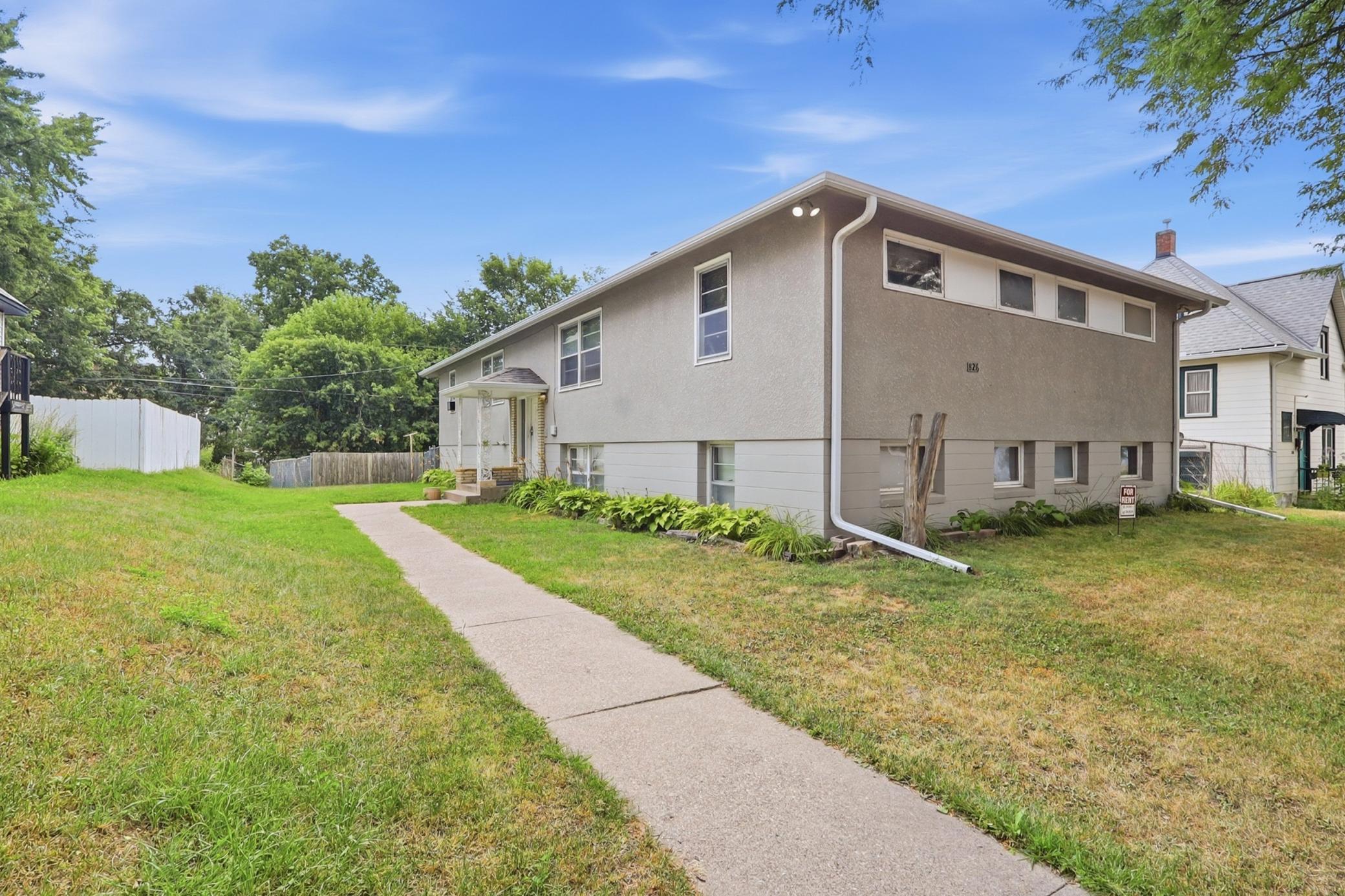 826 5th Street E Property Photo 18