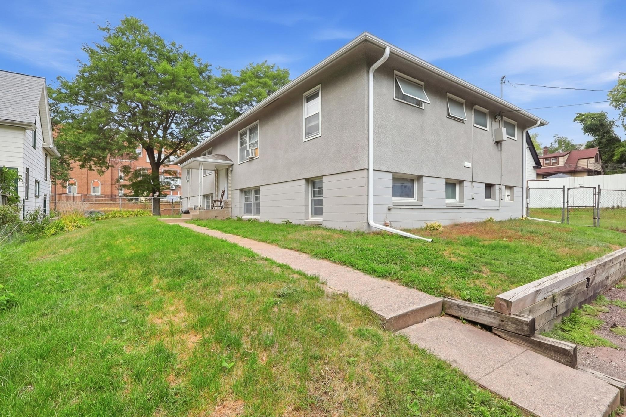 826 5th Street E Property Photo 20