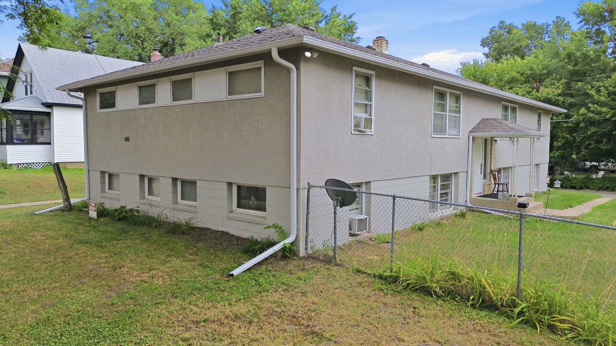 826 5th Street E Property Photo 27