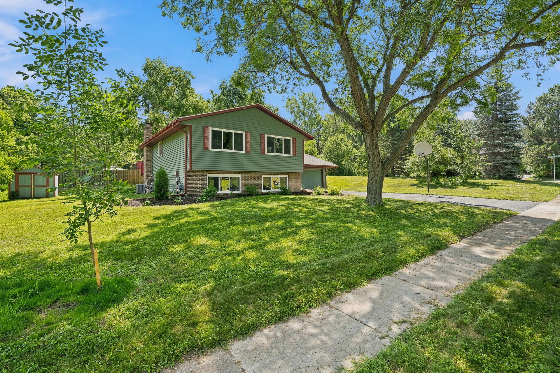 9401 Briar Road Property Photo 3
