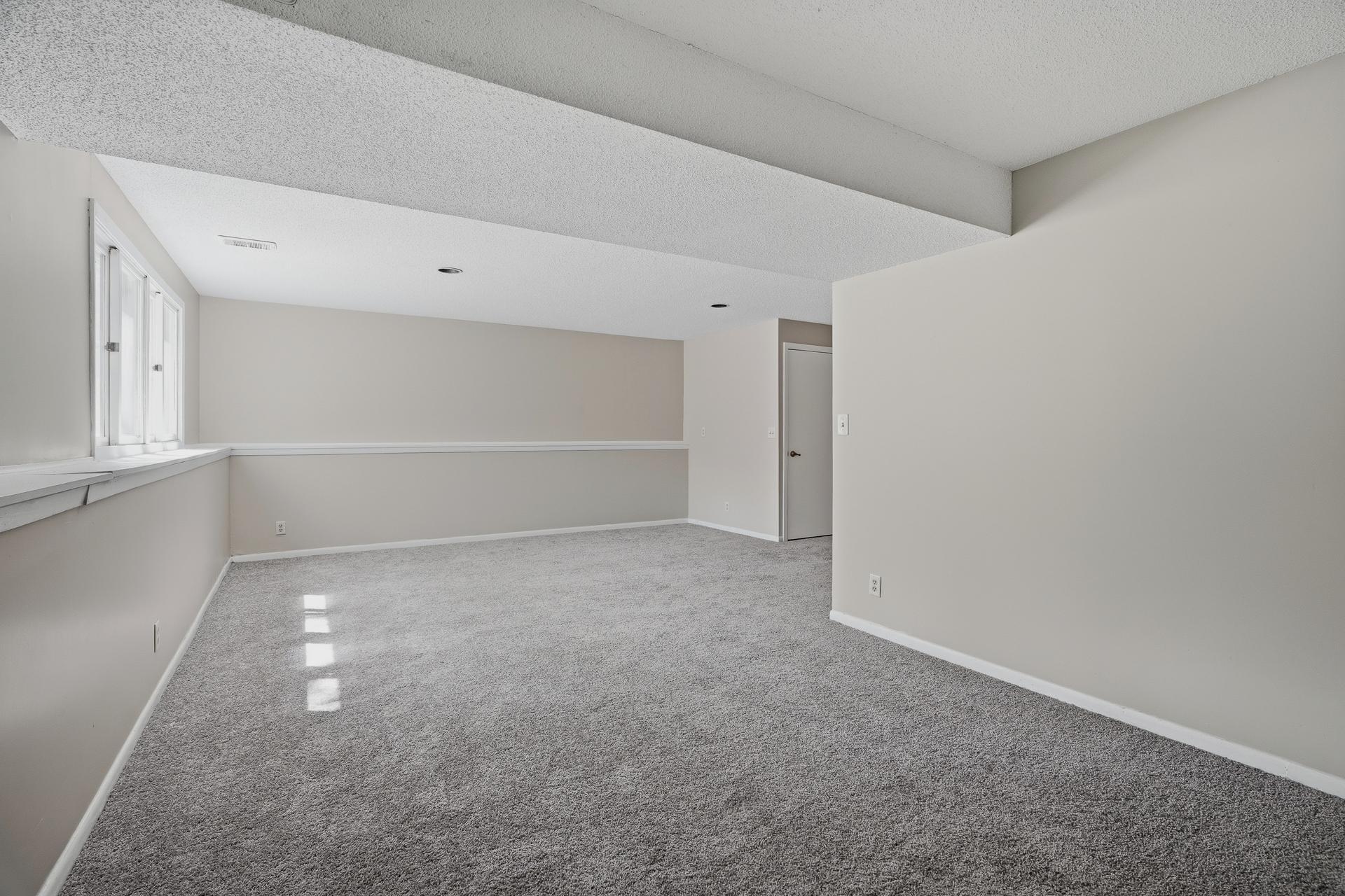 9401 Briar Road Property Photo 28