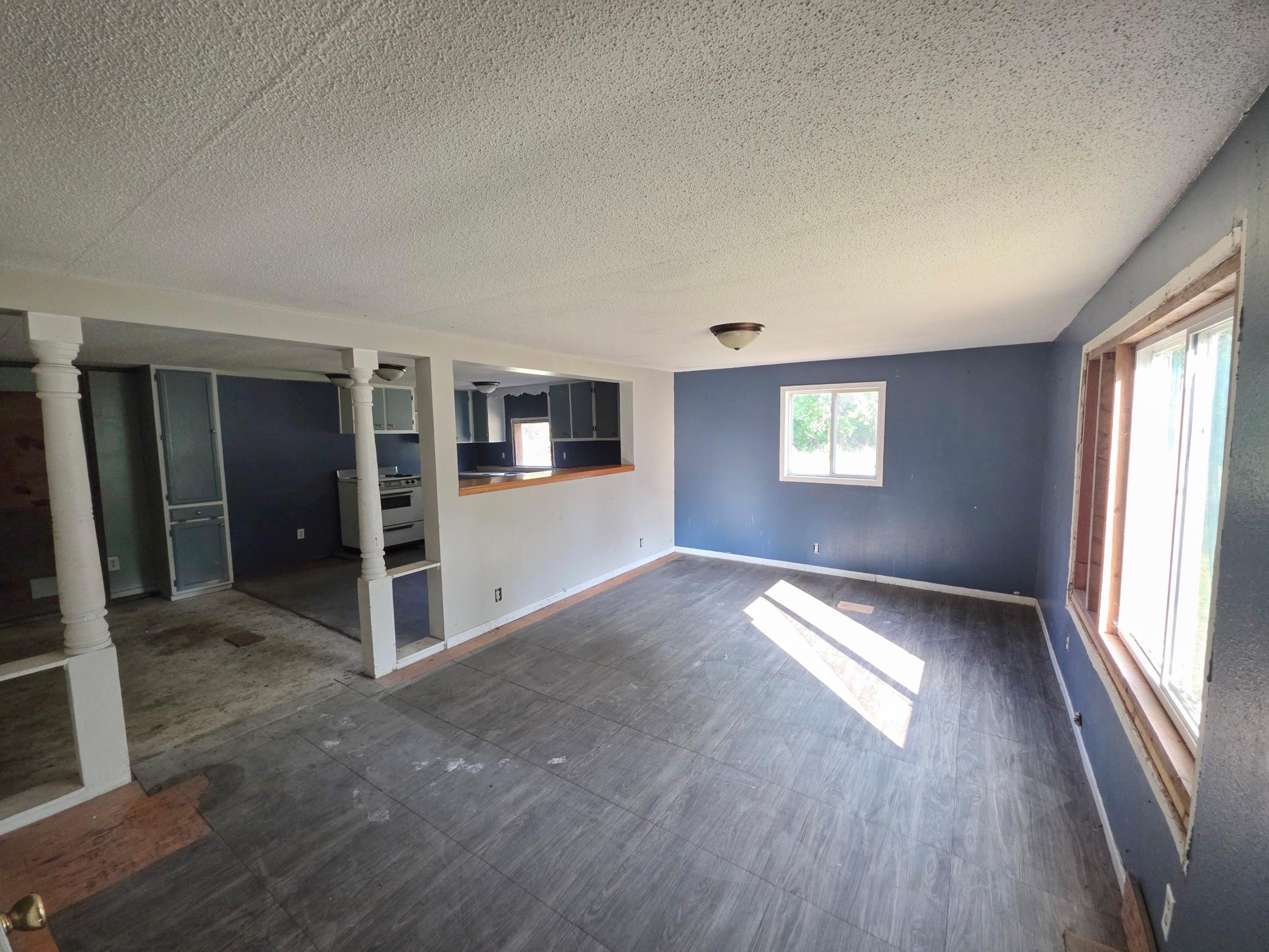 47099 Center Street W Property Photo 7