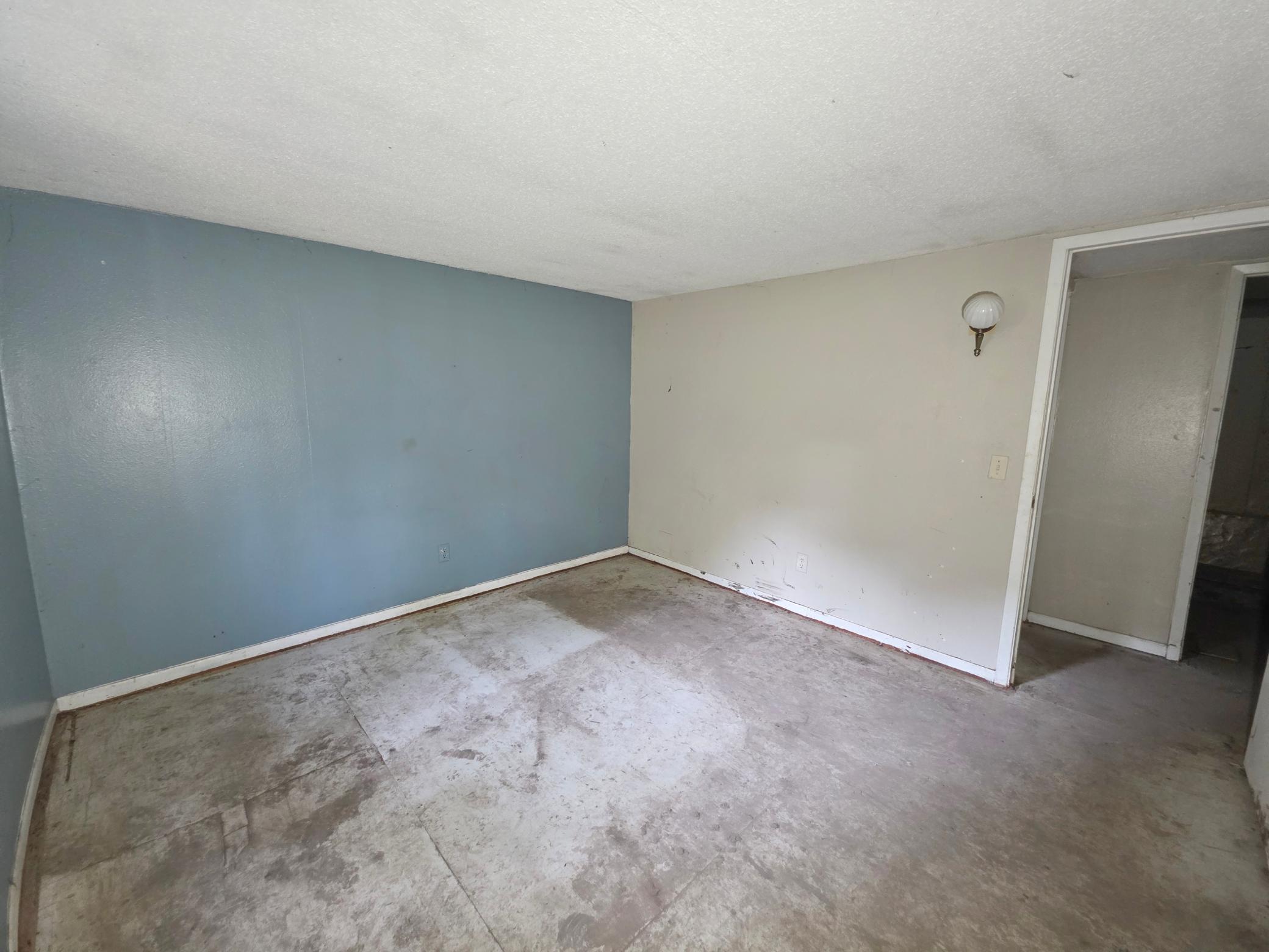 47099 Center Street W Property Photo 10