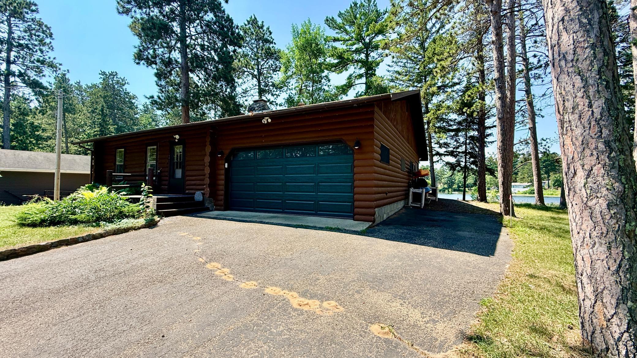 306 E River Drive Property Photo 2