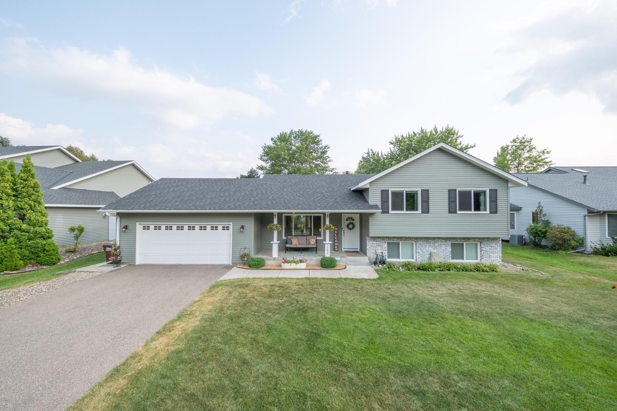 7685 Upper 45th Street N Property Photo 1