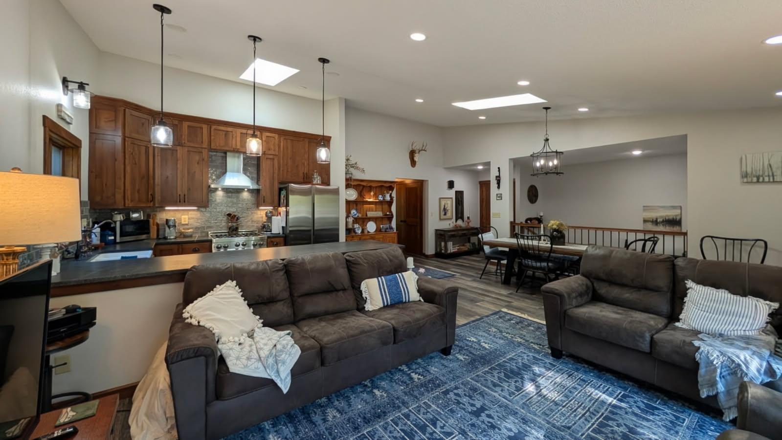 1216 Oak Drive Property Photo 2