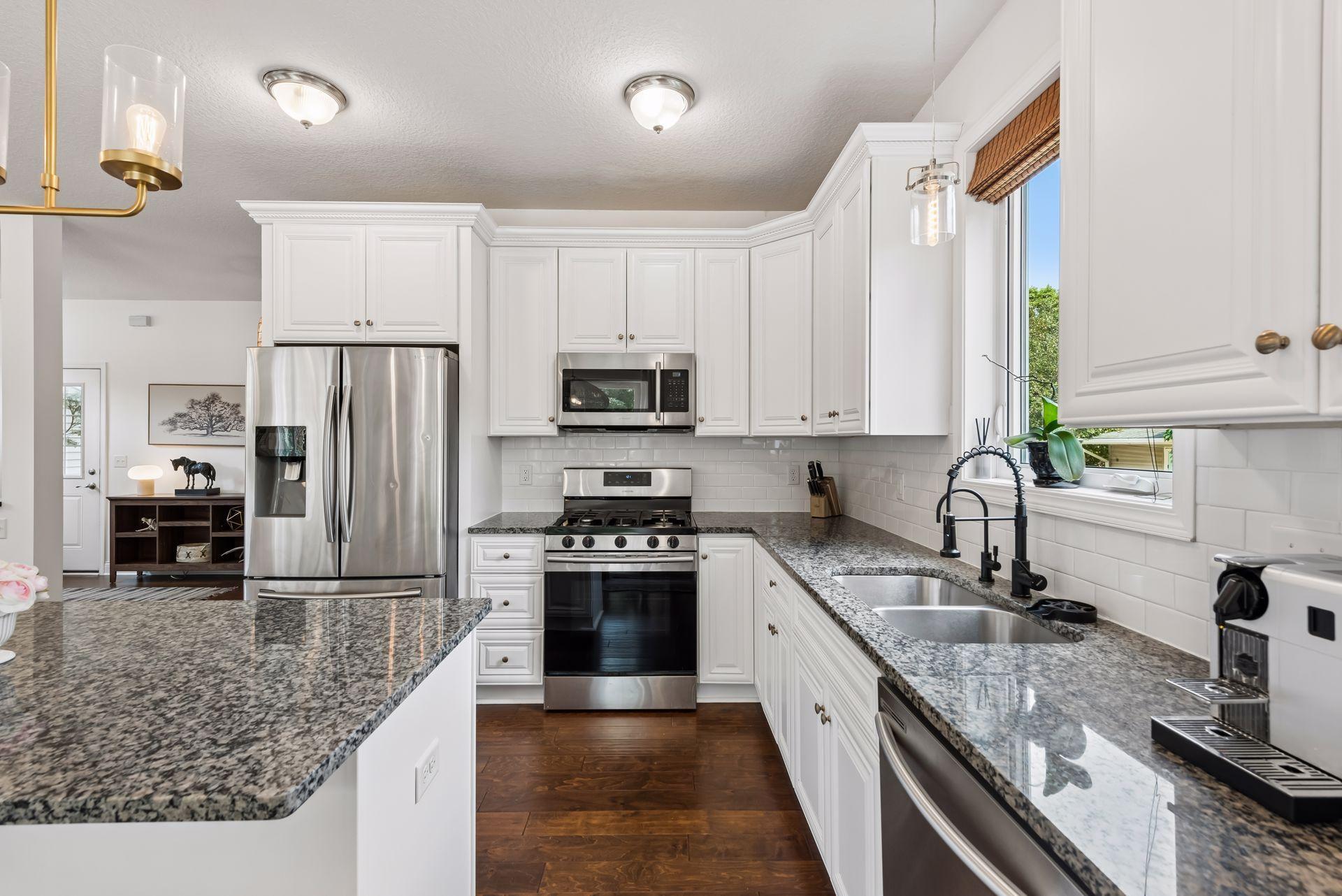 4663 Suffolk Road Property Photo 8