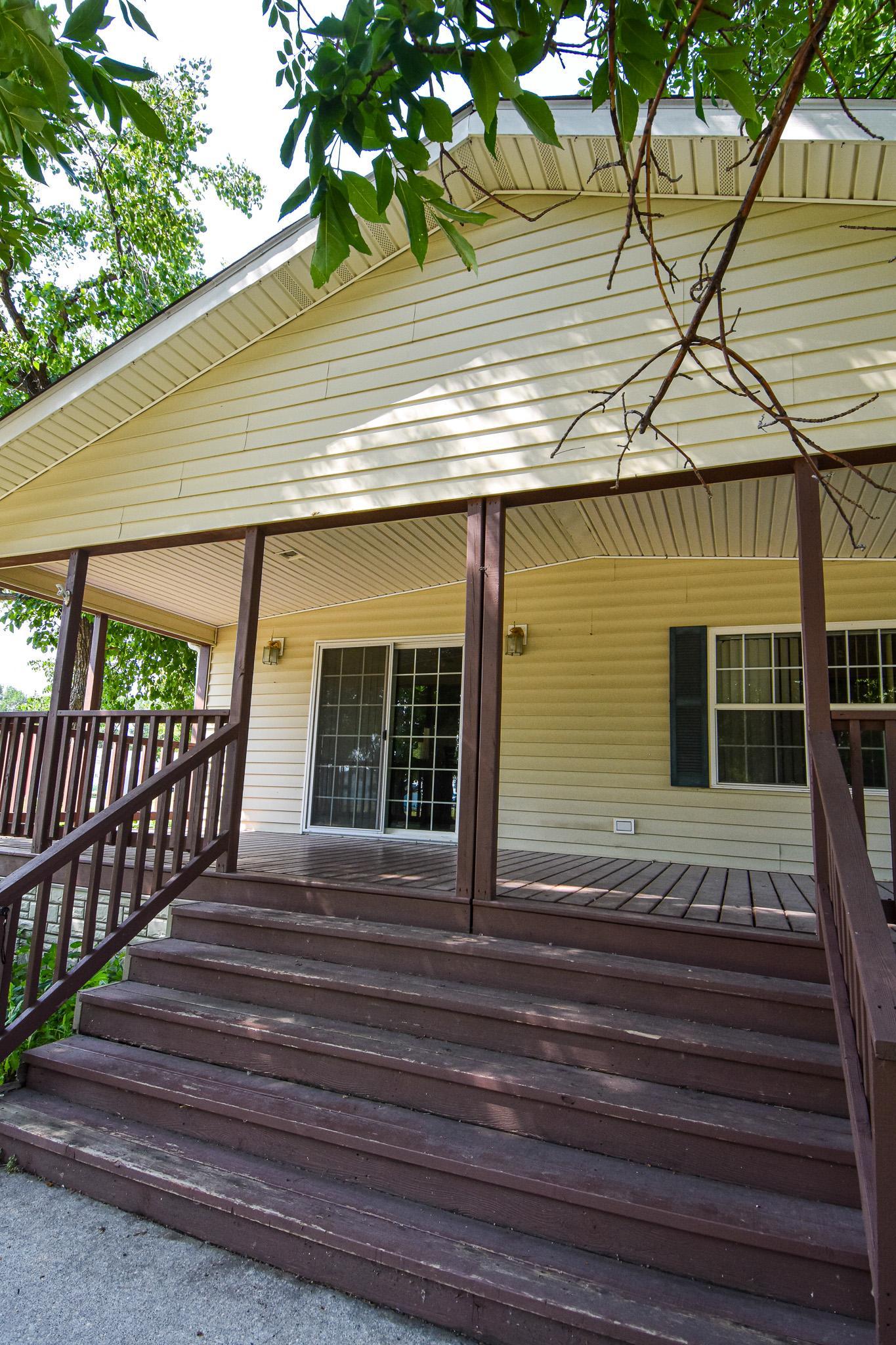 230 4th Street Property Photo 2