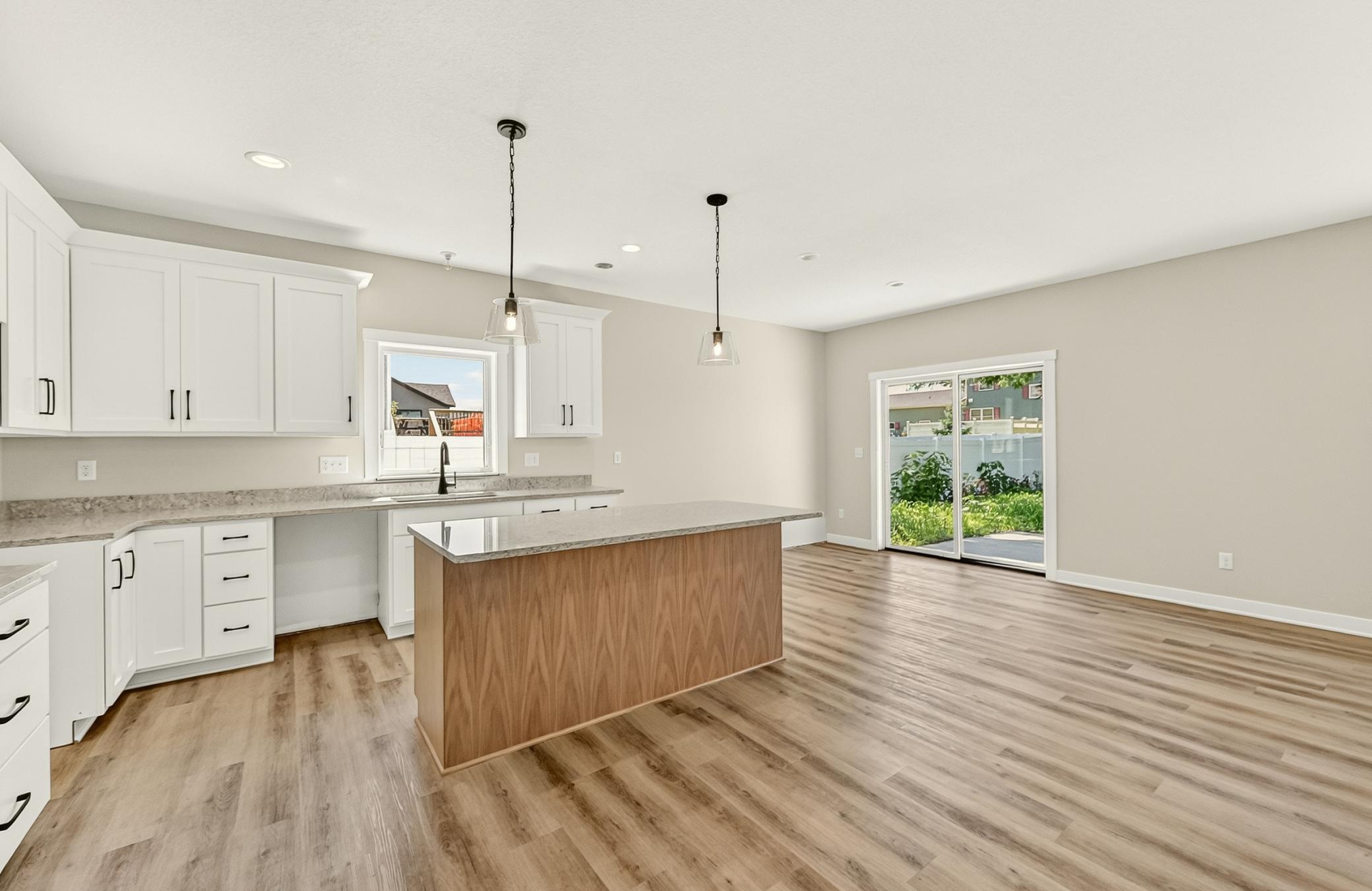 1507 14th Ave Ne Property Photo 6