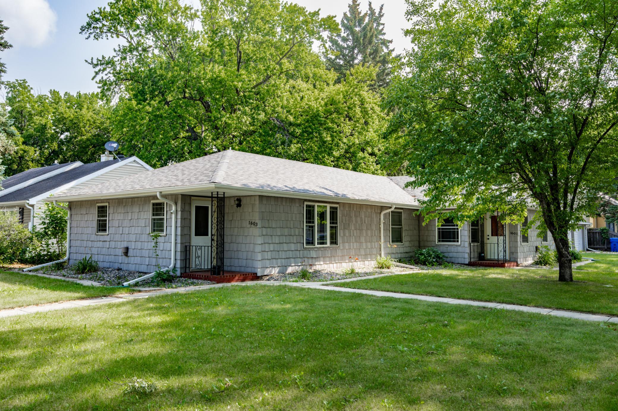 1601-1603 Broadway N Property Photo 1