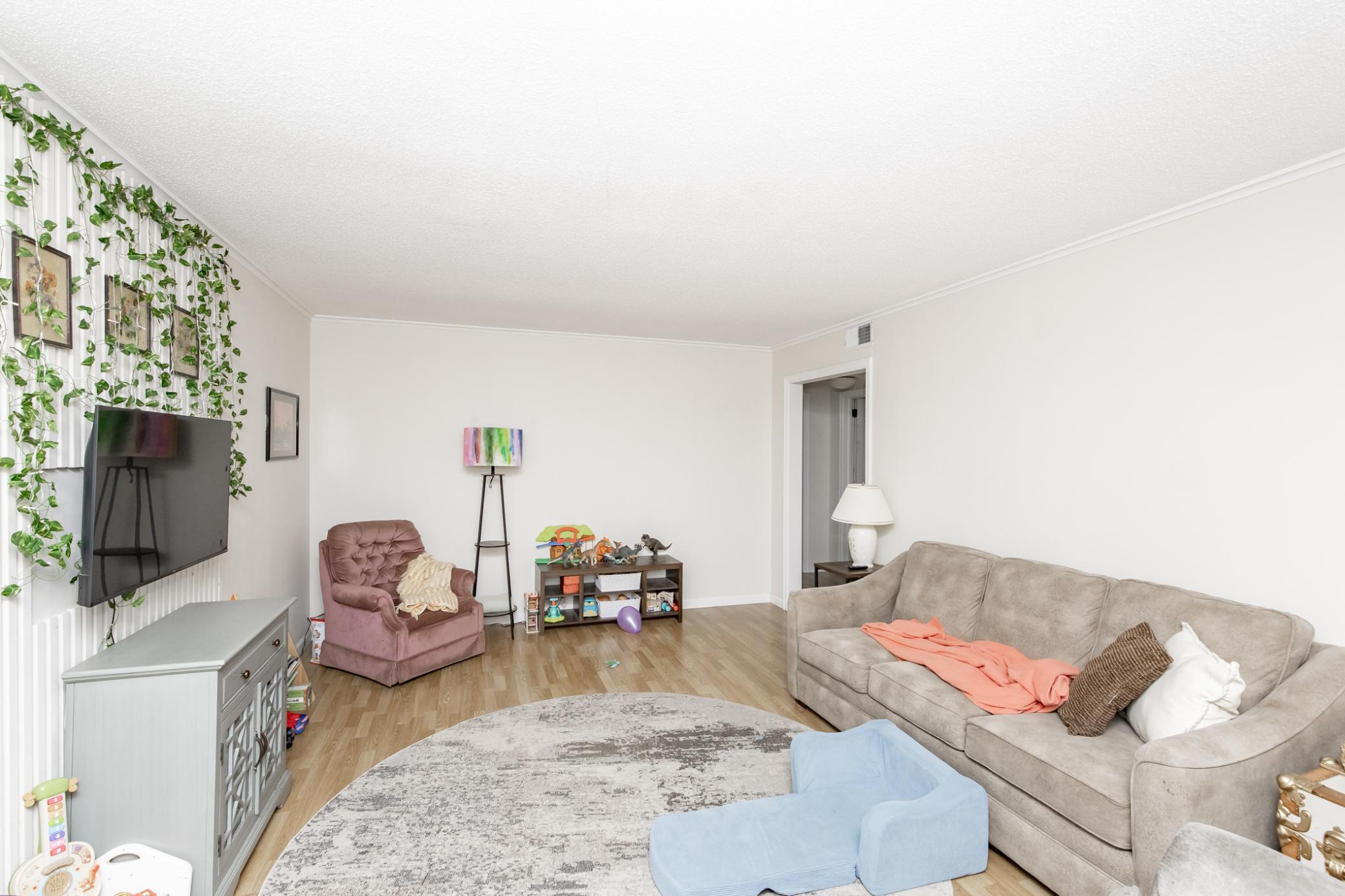 1601-1603 Broadway N Property Photo 8