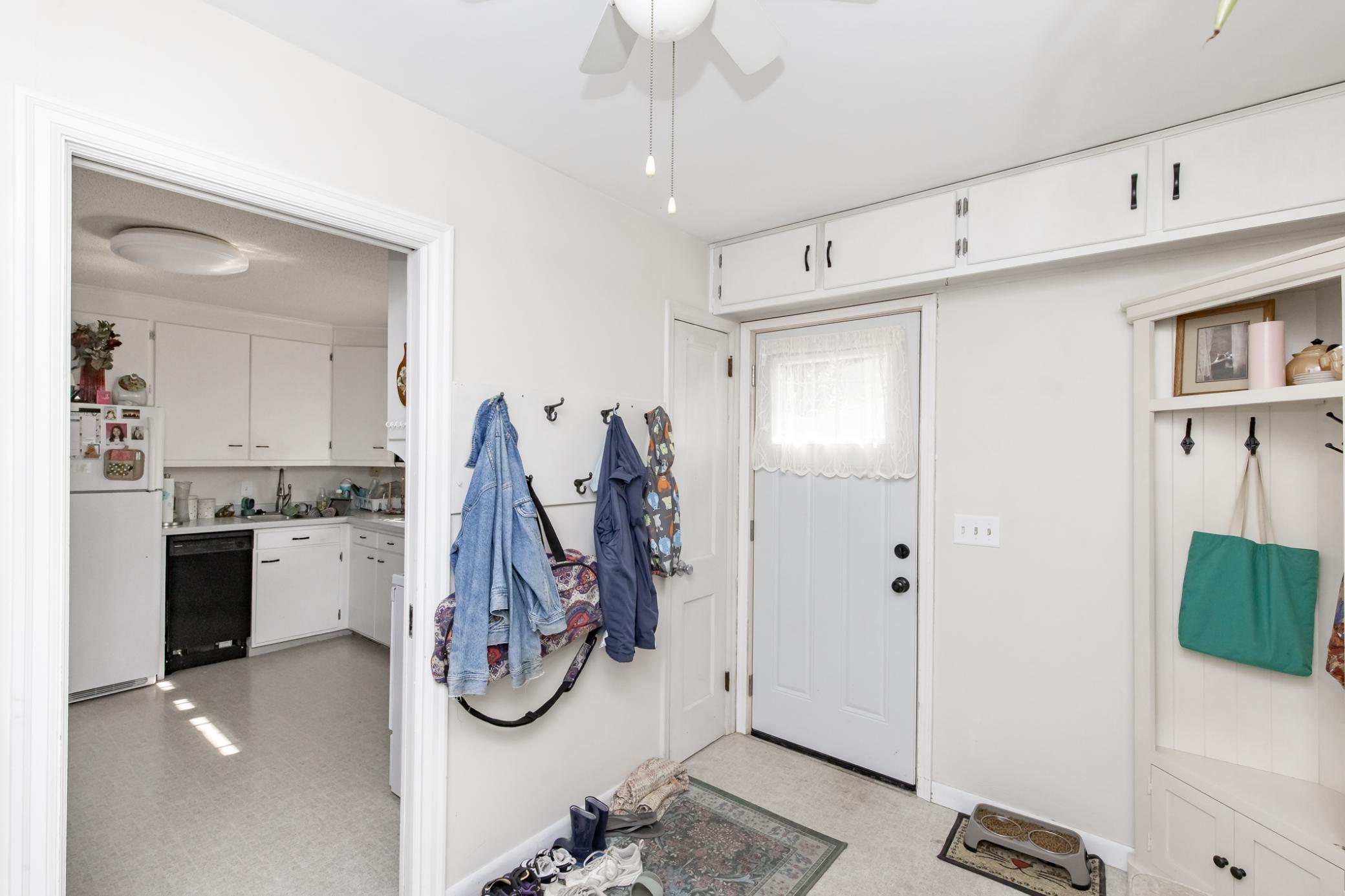 1601-1603 Broadway N Property Photo 14