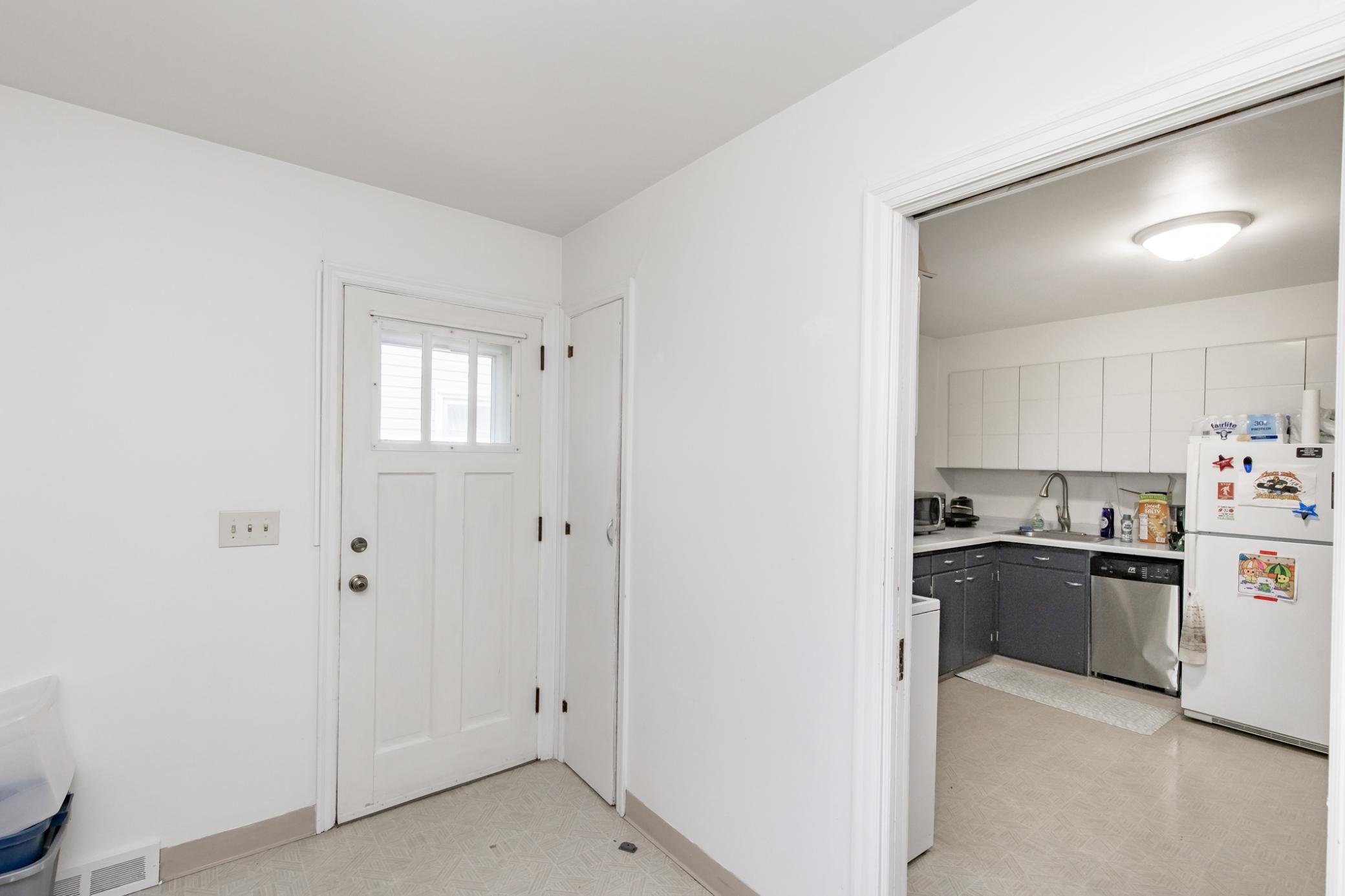 1601-1603 Broadway N Property Photo 33
