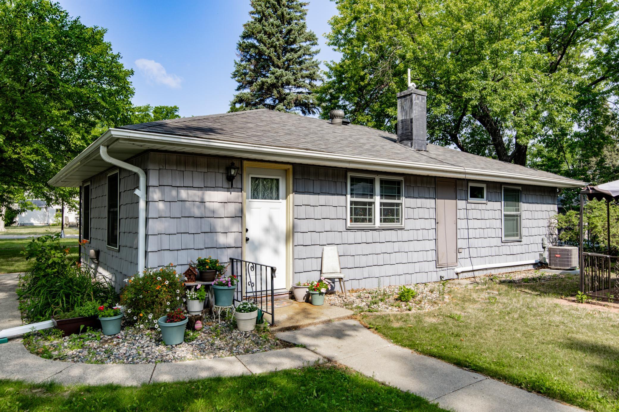 1601-1603 Broadway N Property Photo 53