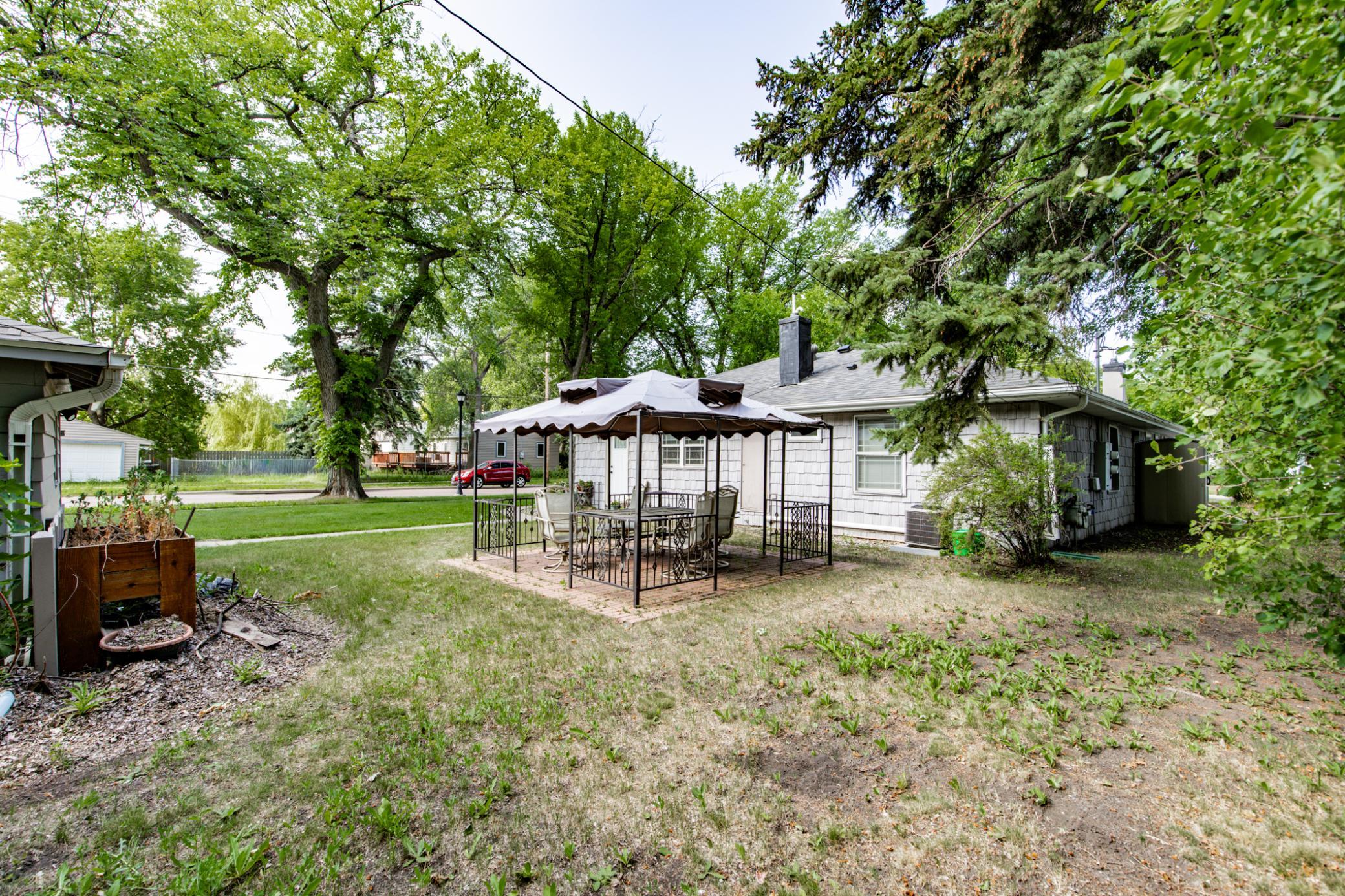 1601-1603 Broadway N Property Photo 54