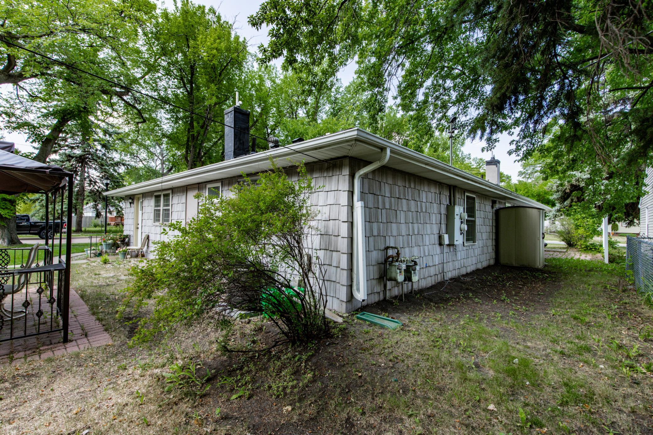 1601-1603 Broadway N Property Photo 55