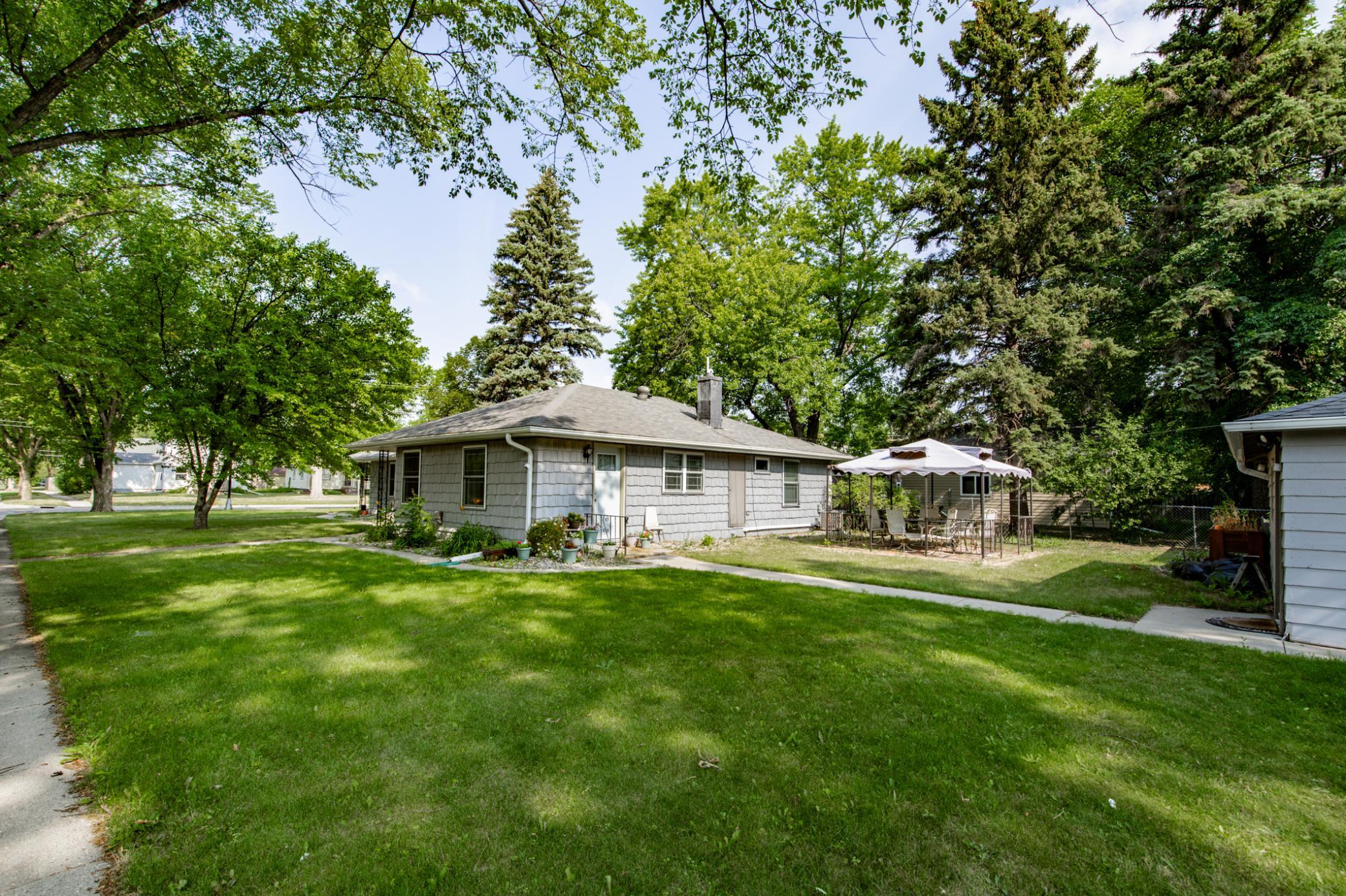 1601-1603 Broadway N Property Photo 59