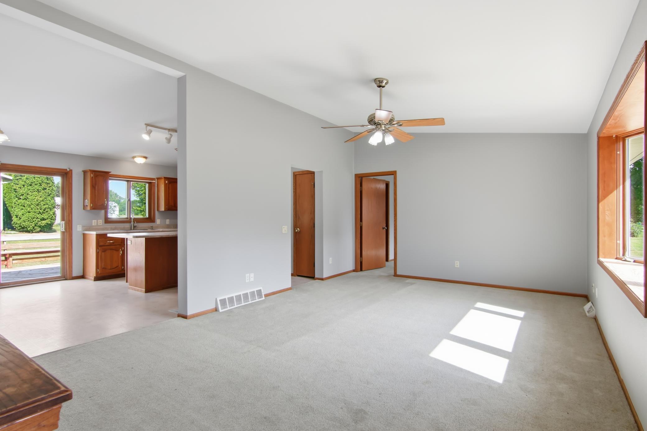 500 N Sheppard Street Property Photo 7