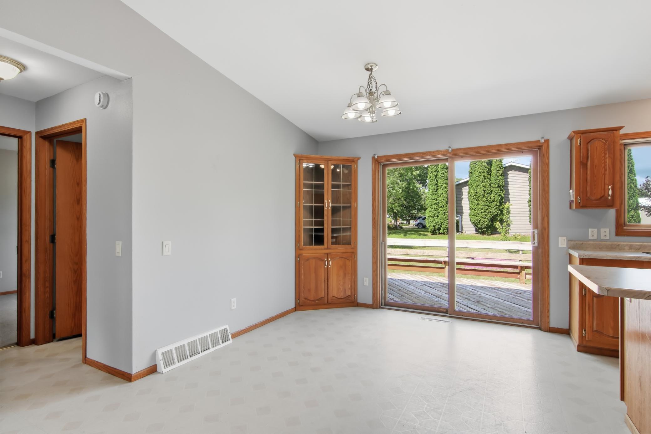 500 N Sheppard Street Property Photo 9