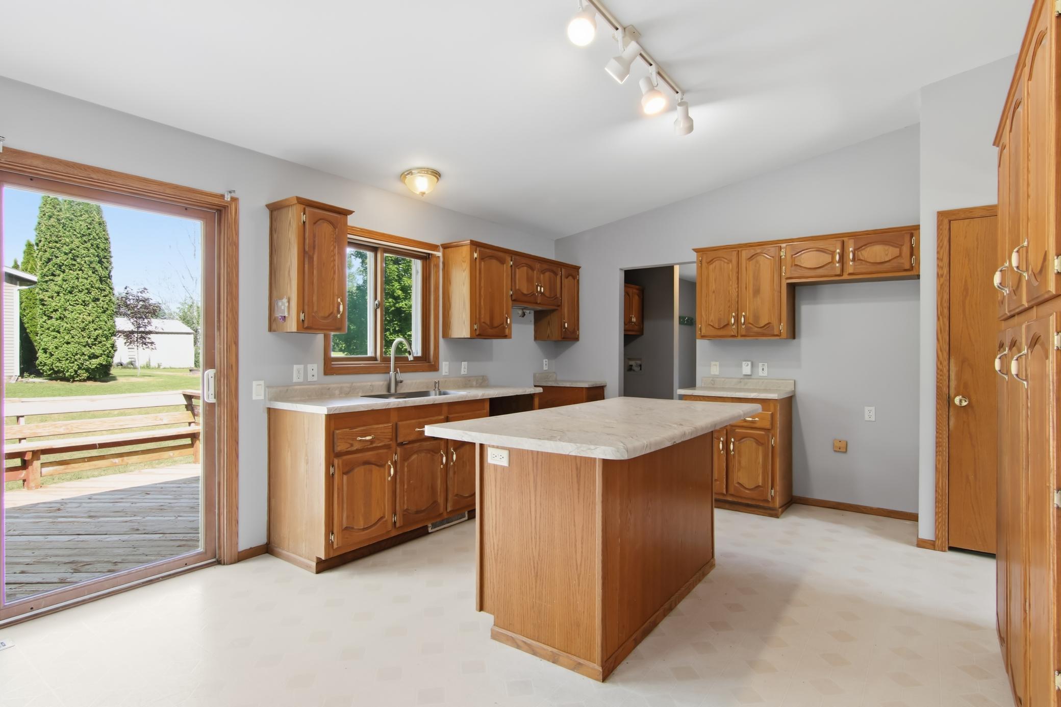 500 N Sheppard Street Property Photo 10