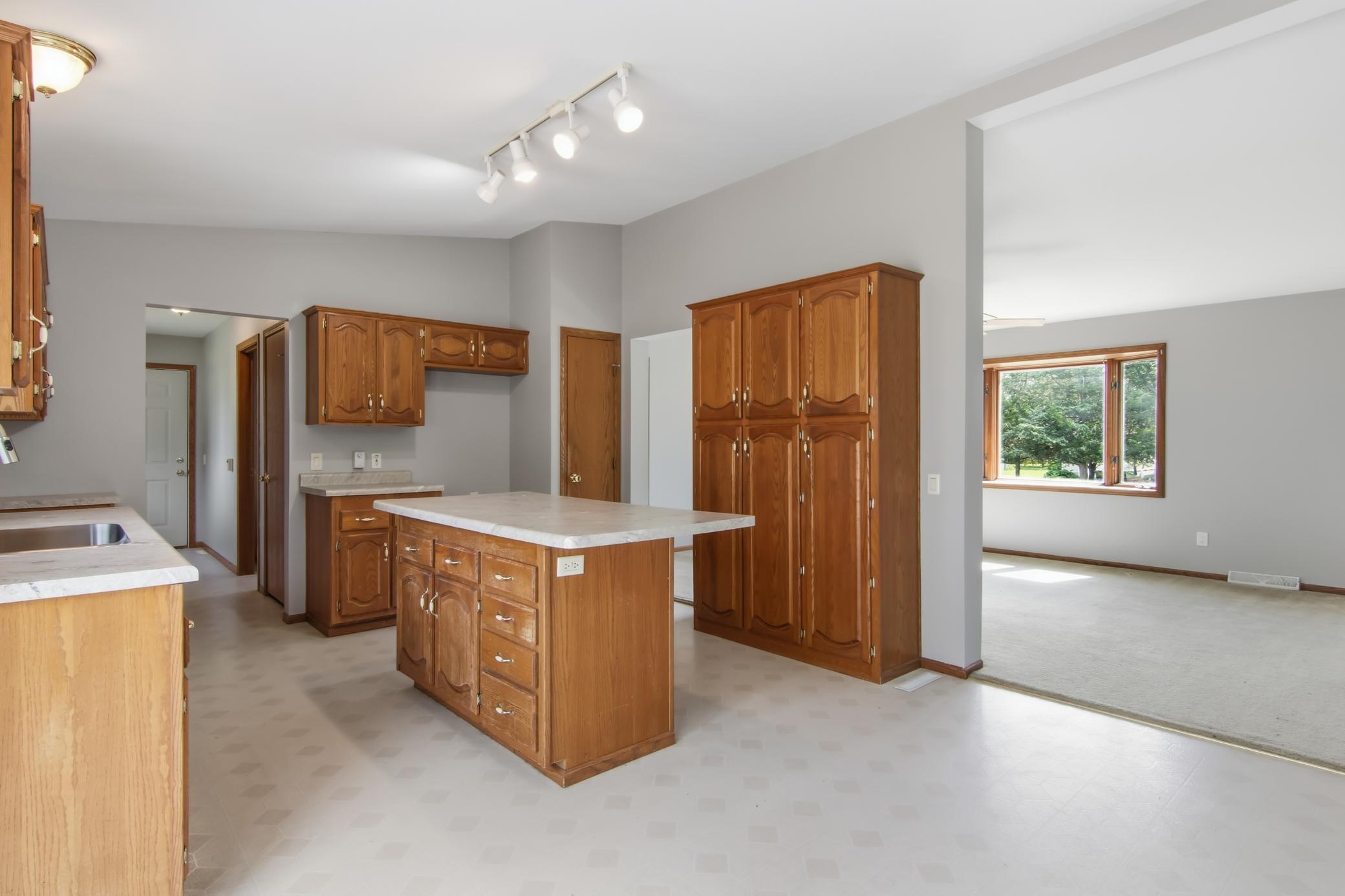 500 N Sheppard Street Property Photo 11