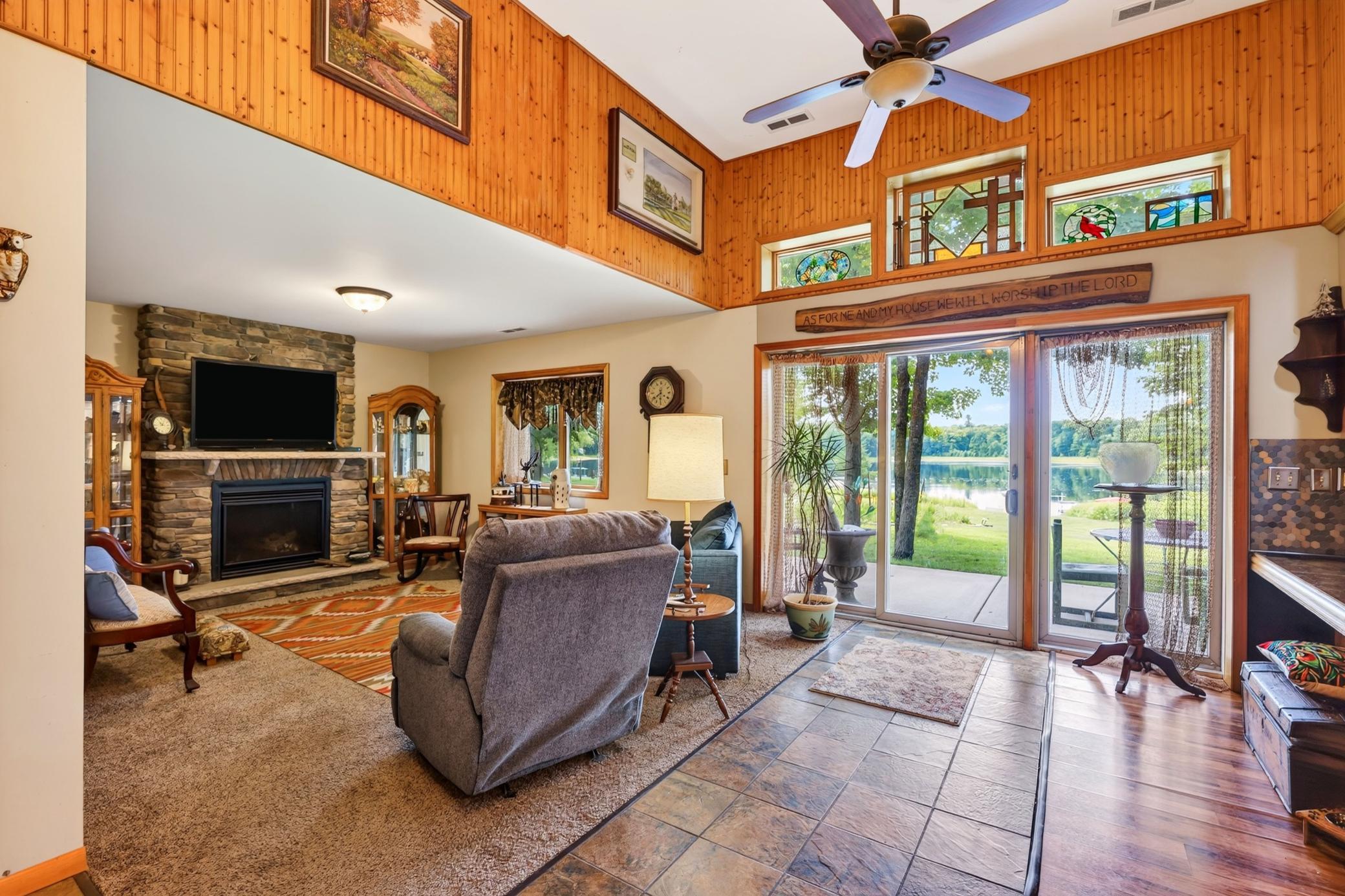 318 Wennenberg Shore Drive Property Photo 10