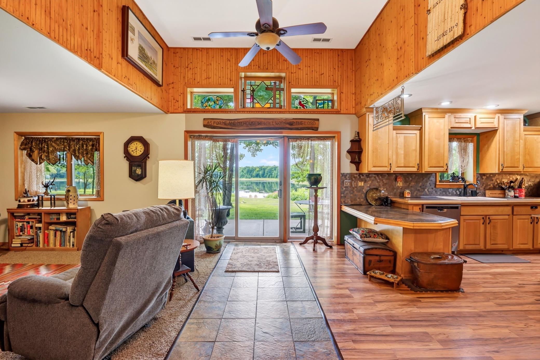318 Wennenberg Shore Drive Property Photo 12