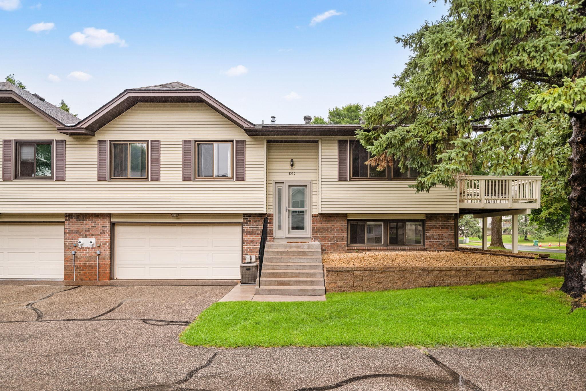899 Lawnview Avenue Property Photo 1