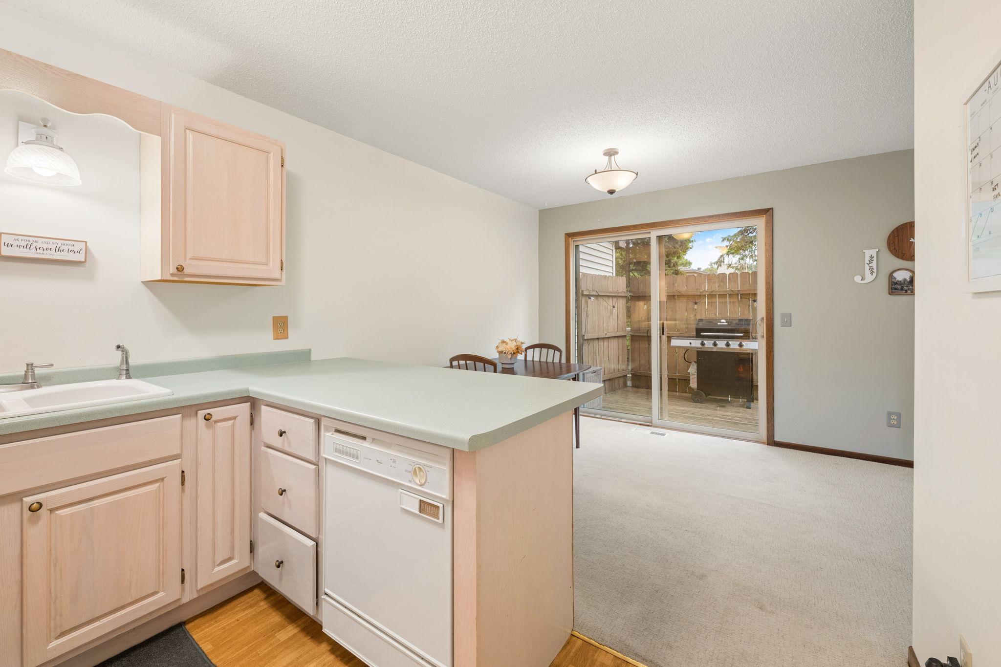 899 Lawnview Avenue Property Photo 8